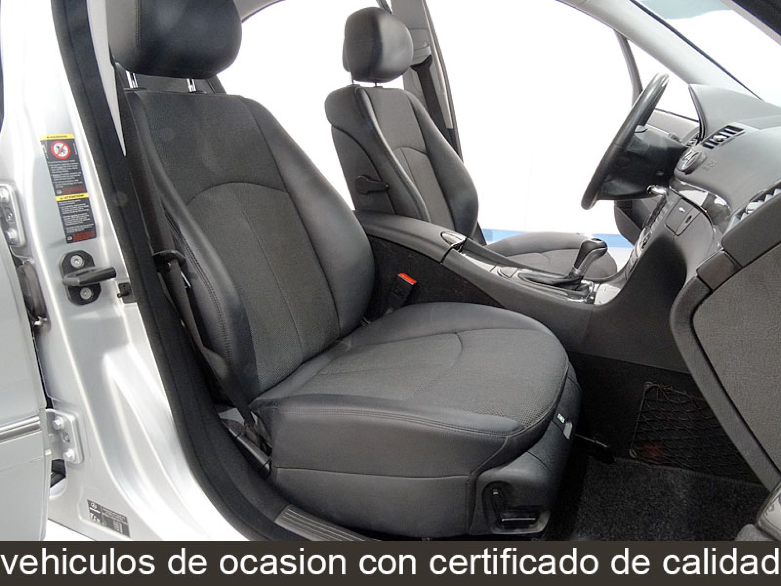 Foto Mercedes-Benz E 220 23