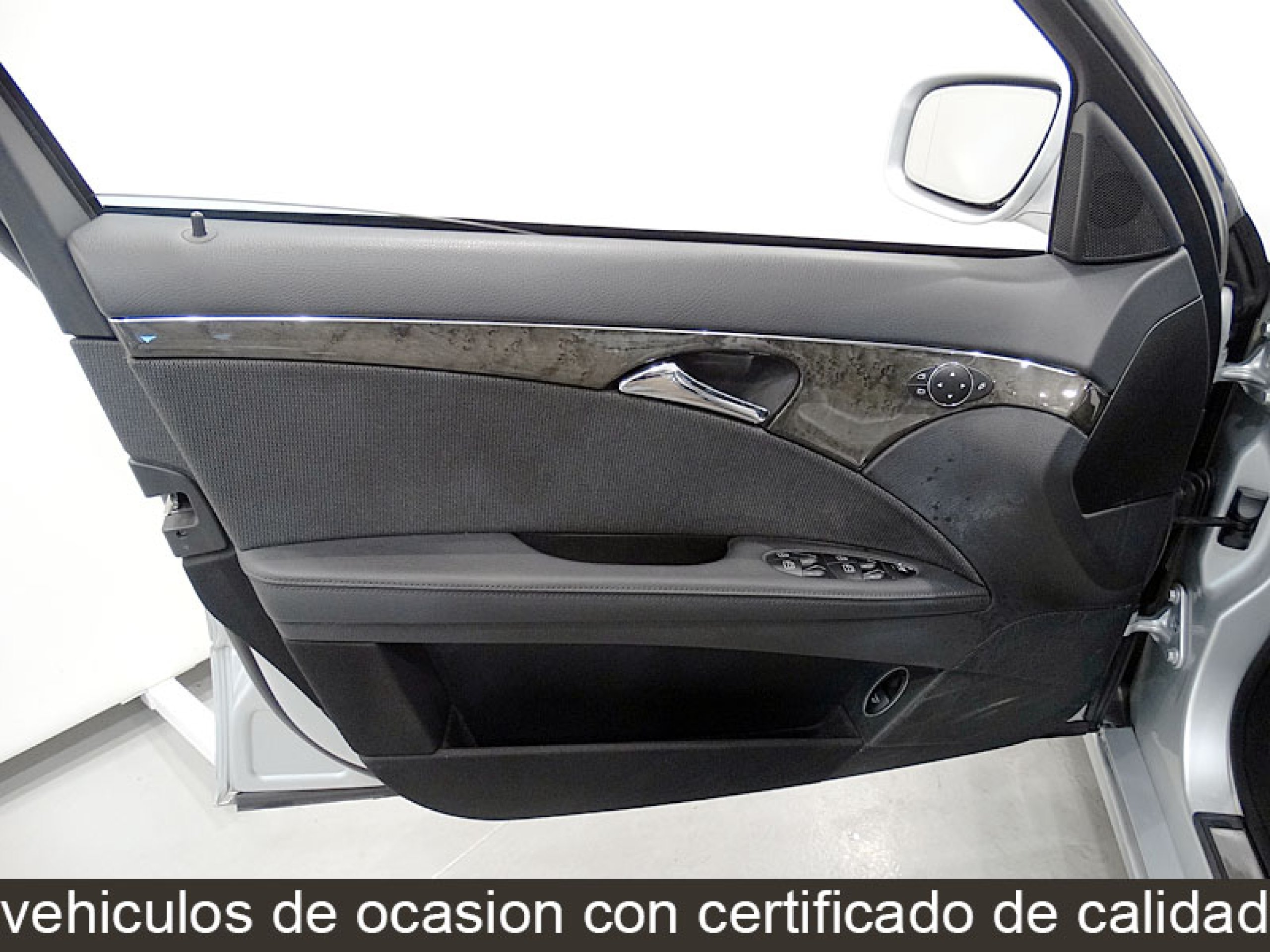 Foto Mercedes-Benz E 220 24
