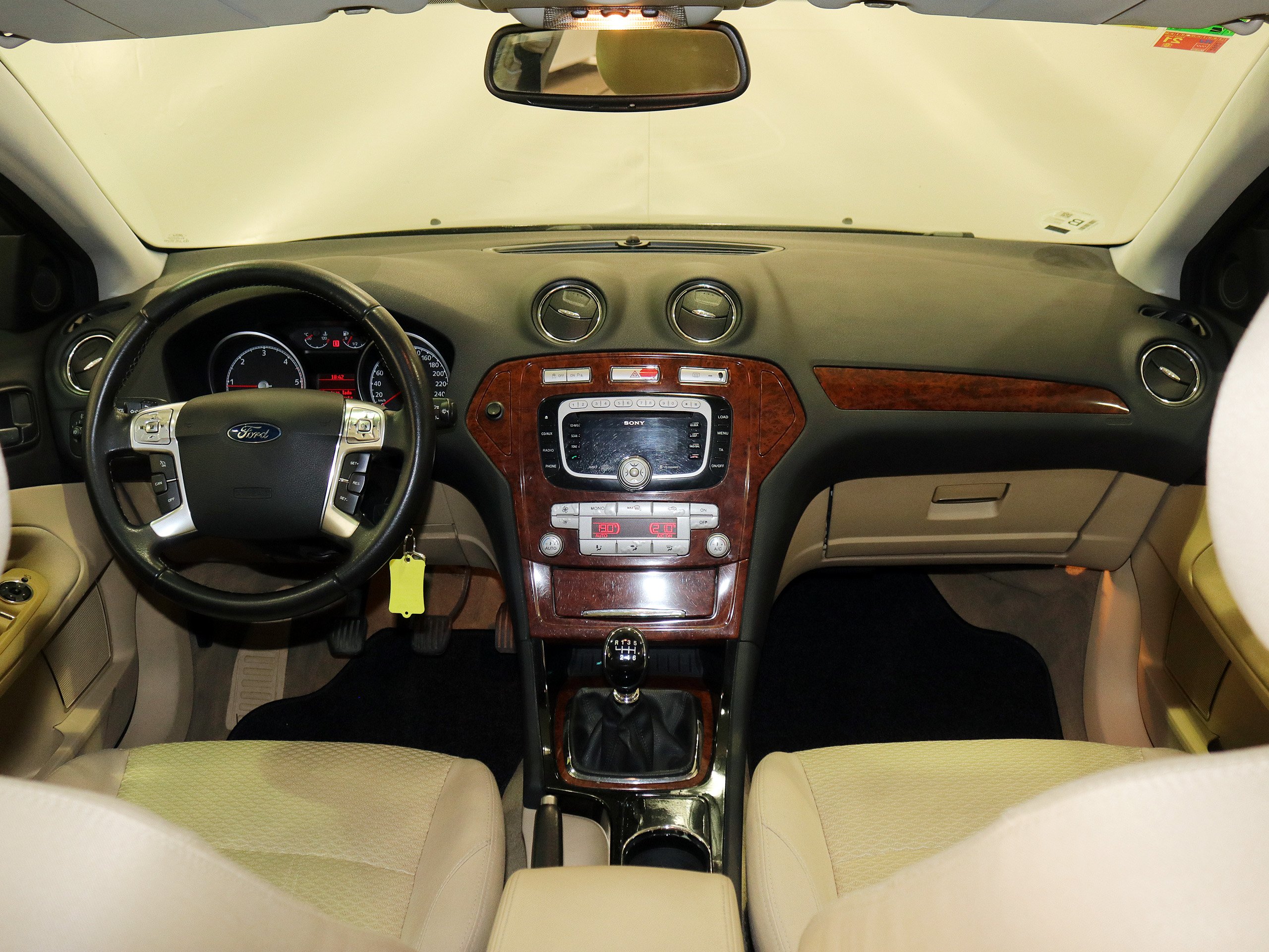 Foto Ford Mondeo 20 Foto Ford Mondeo 20