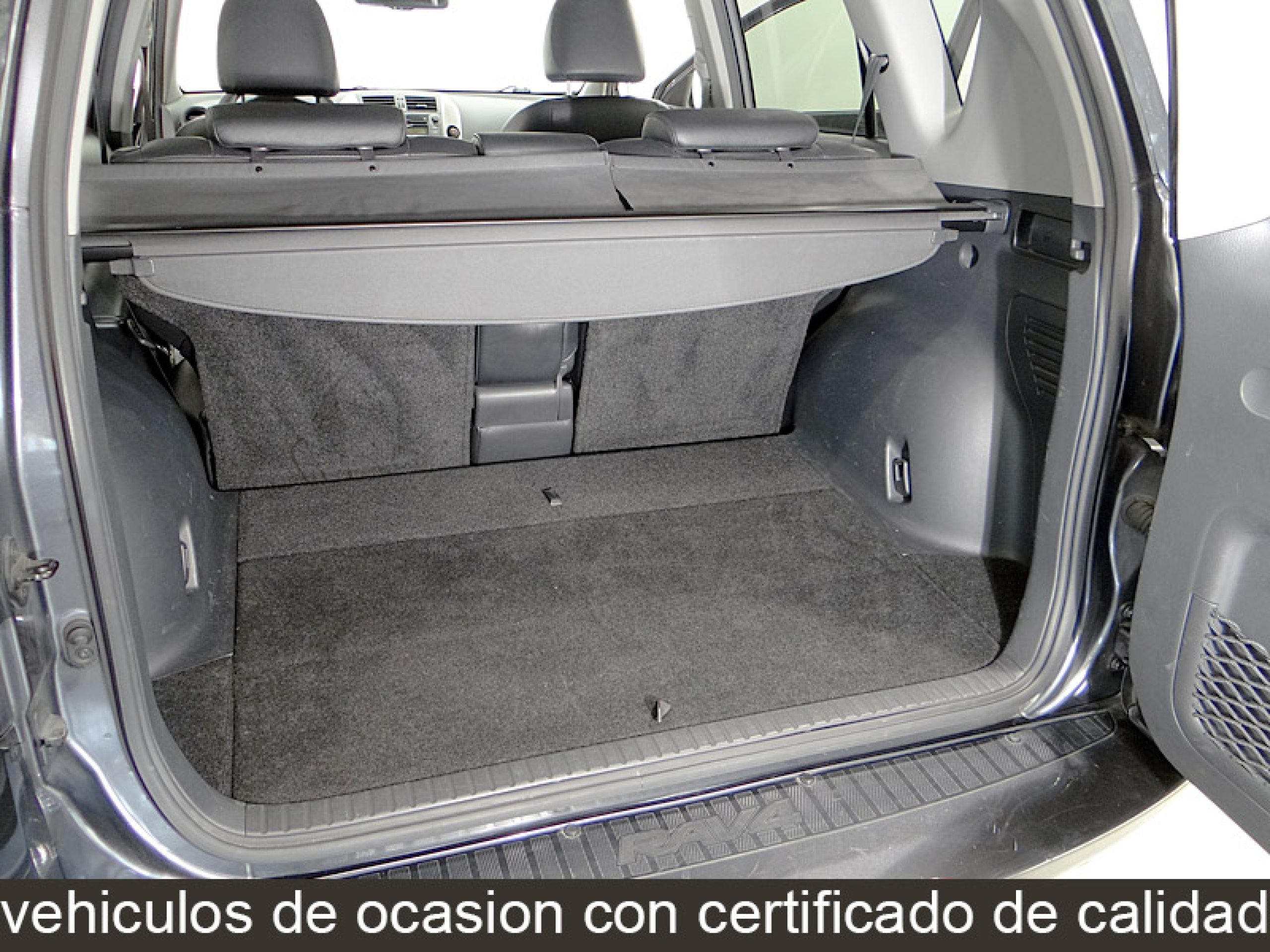 Foto Toyota RAV-4 11