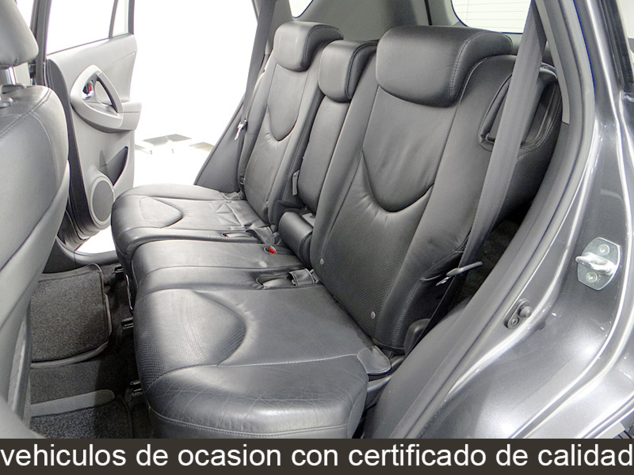 Foto Toyota RAV-4 13