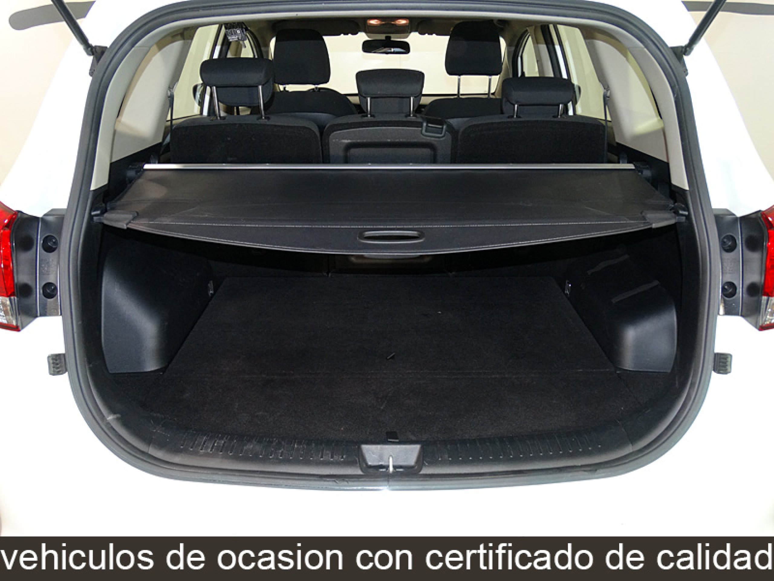 Foto Kia Carens 9