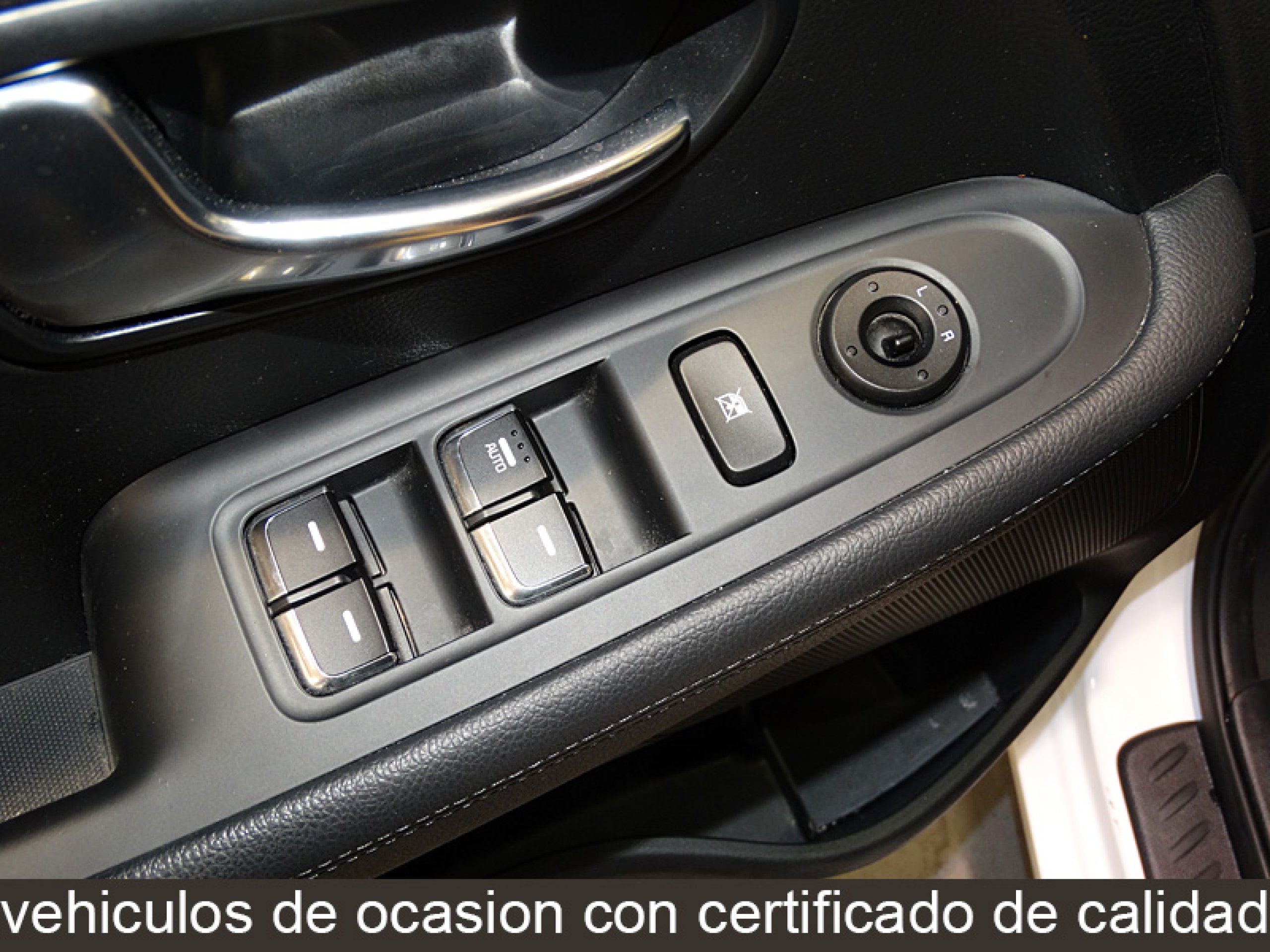 Foto Kia Carens 26