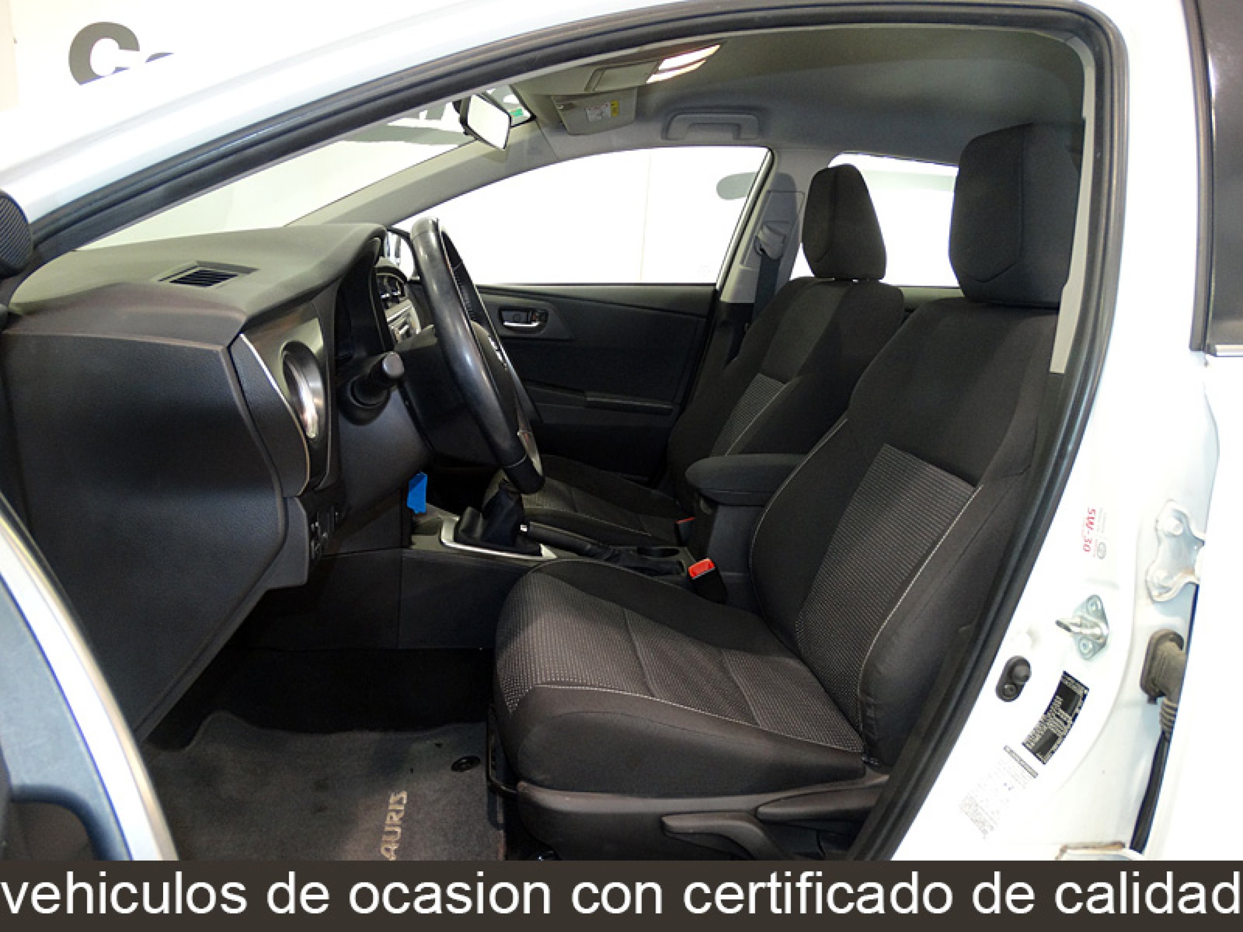 Foto Toyota Auris 16