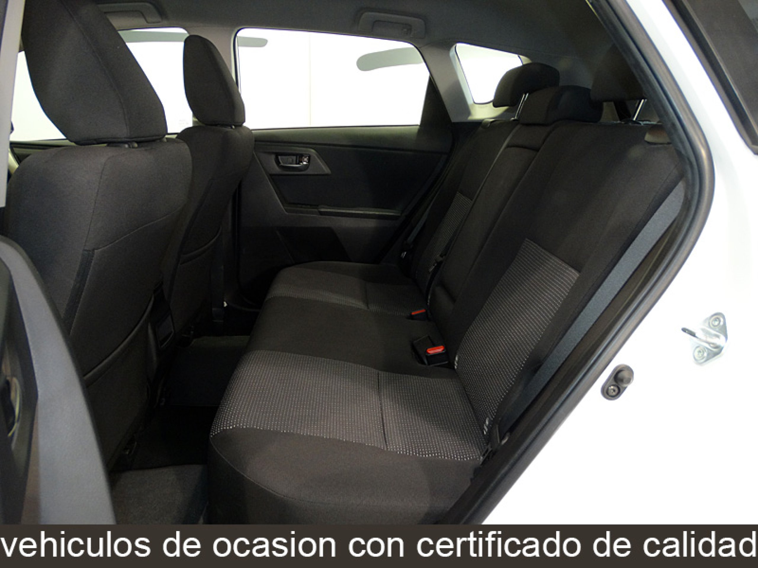 Foto Toyota Auris 17