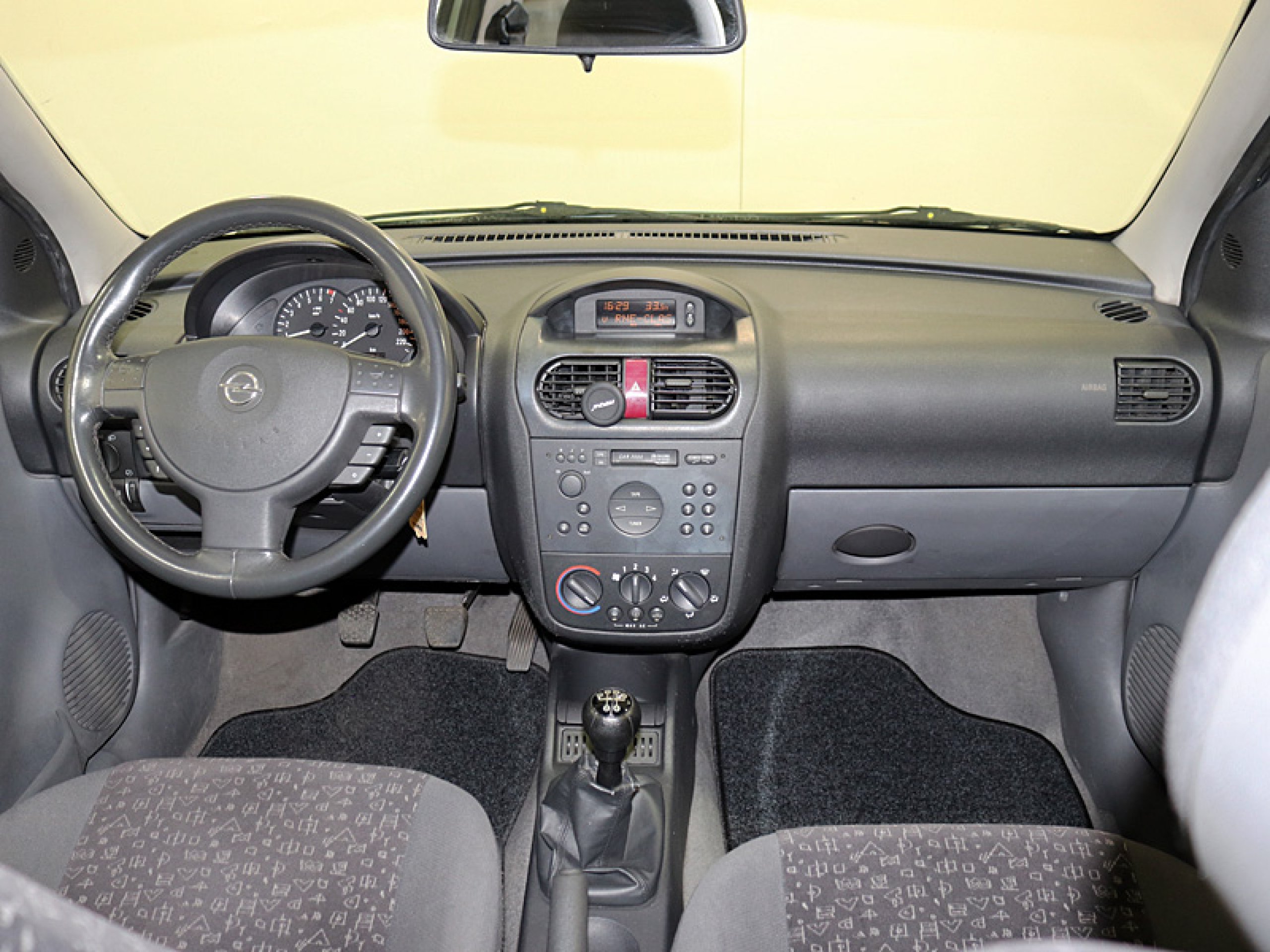 Foto Opel Corsa 15
