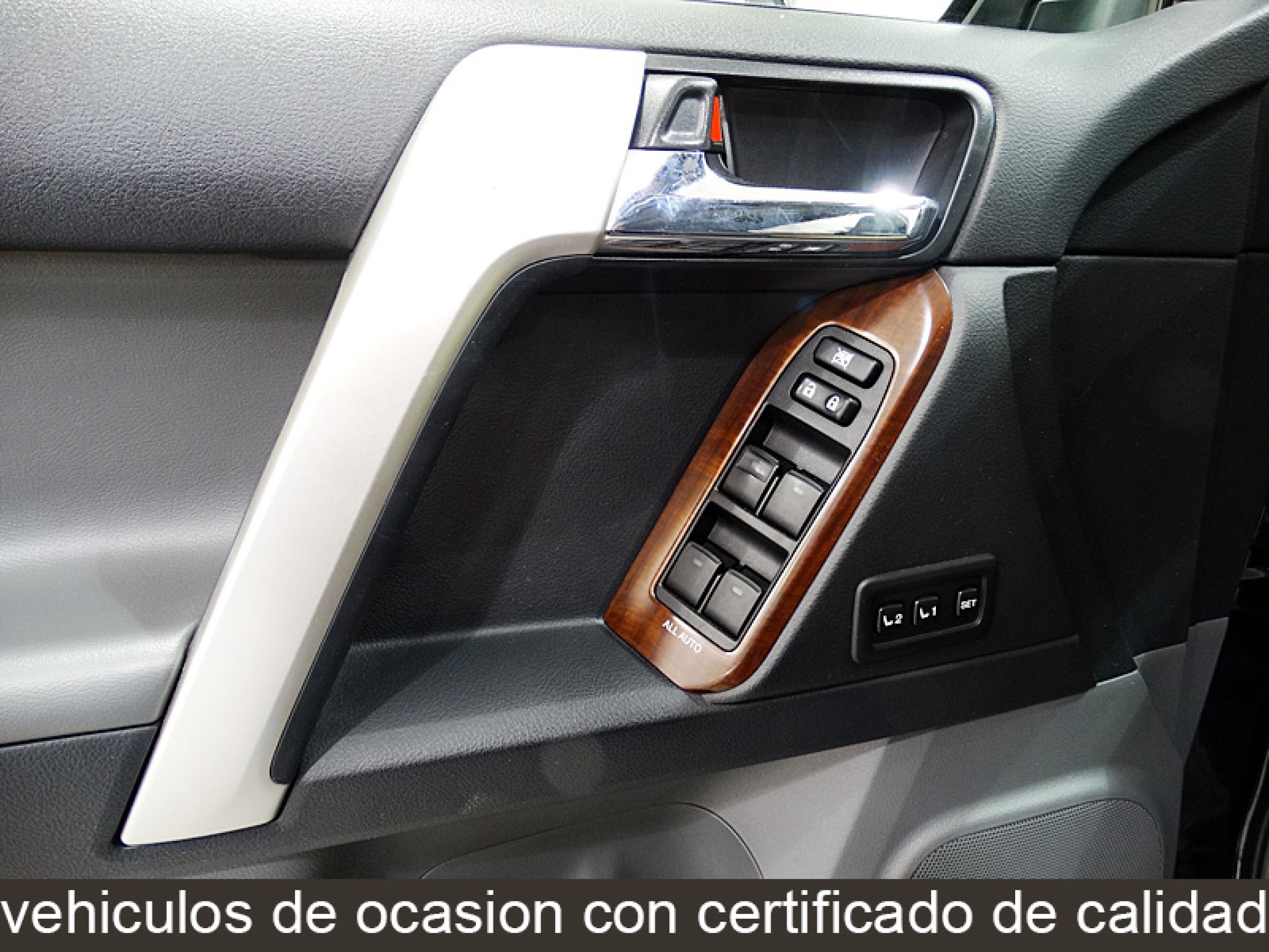 Foto Toyota Land Cruiser 27