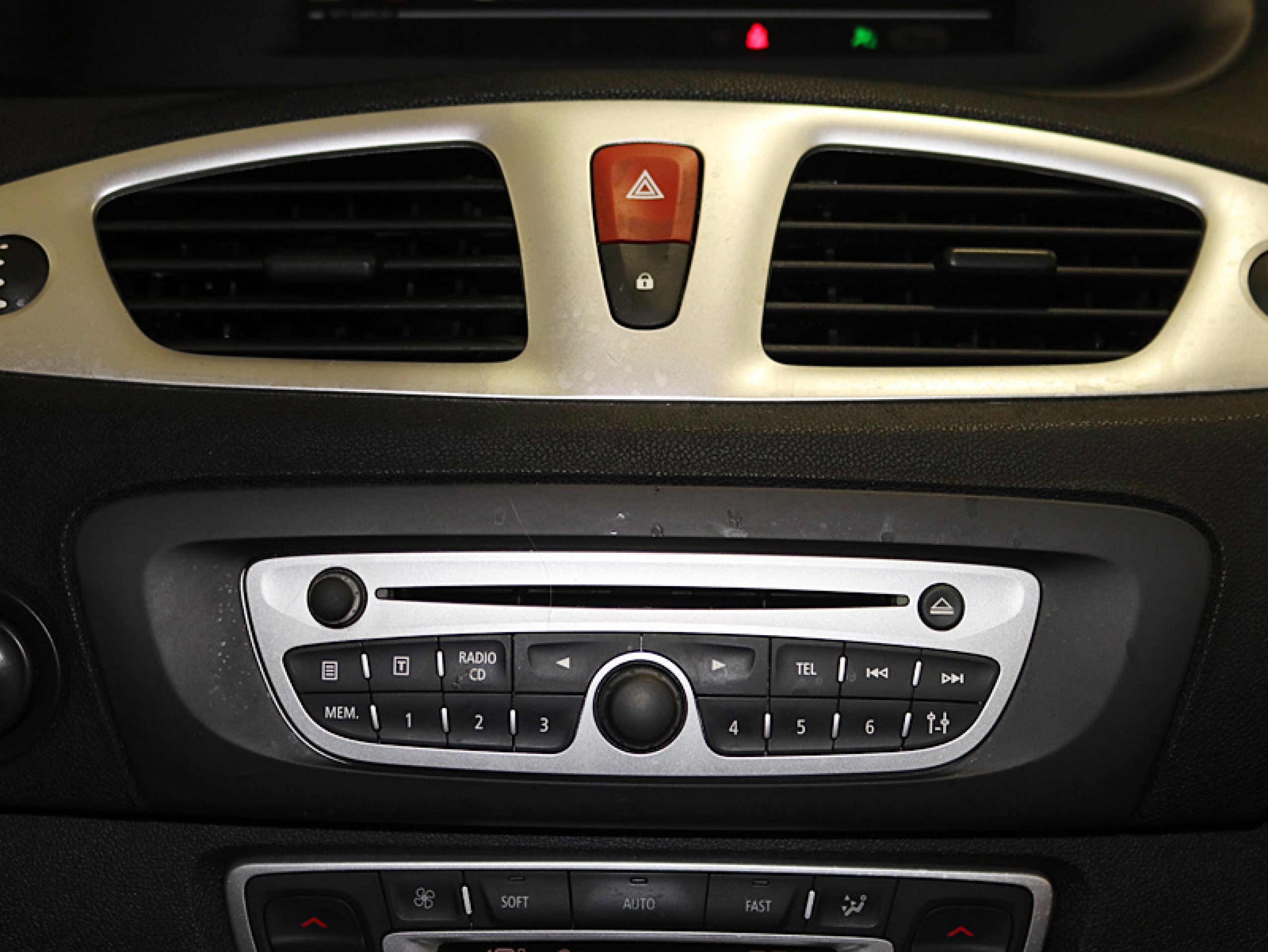 Foto Renault Grand Scenic 13 Foto Renault Grand Scenic 13