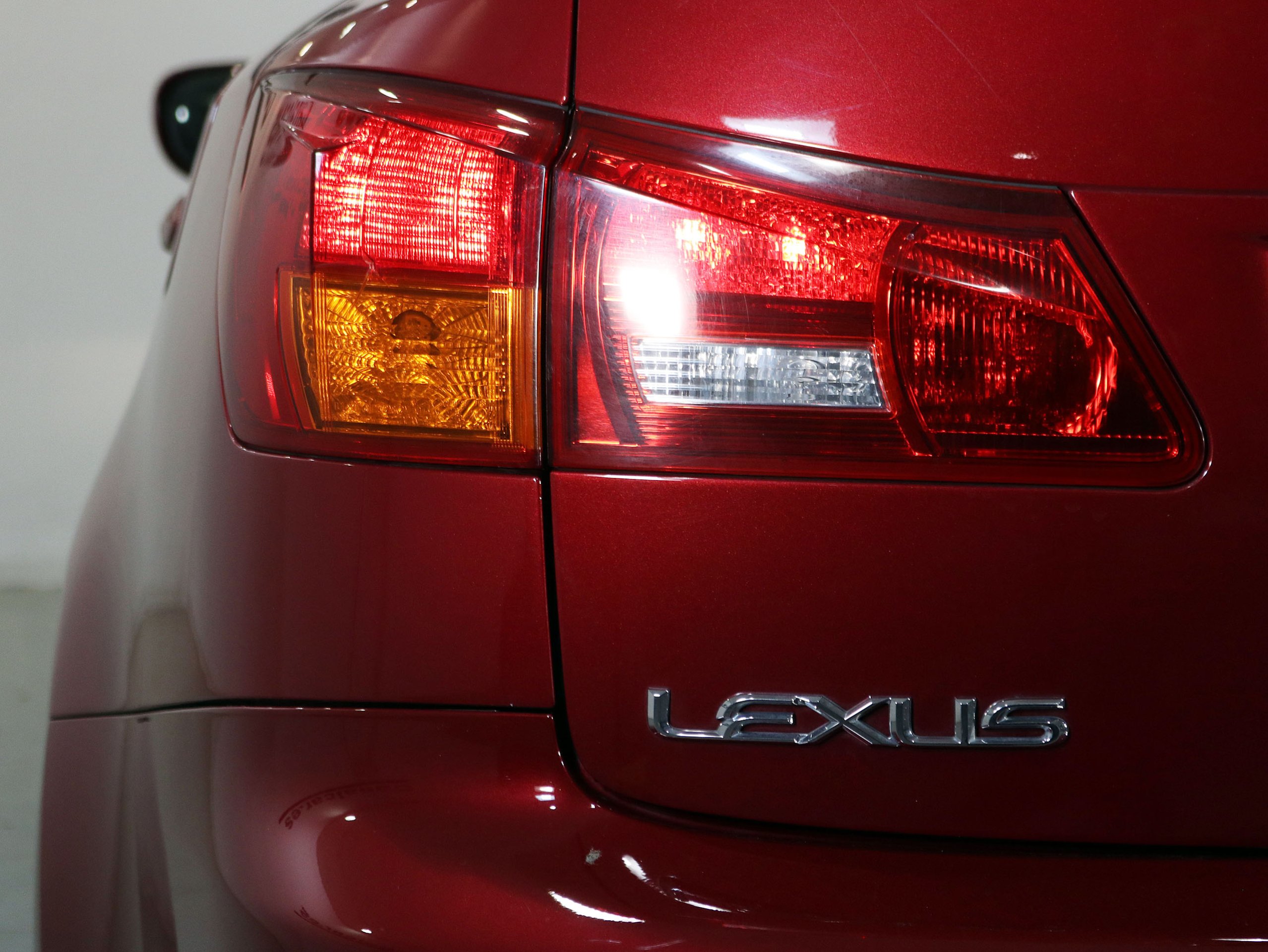 Foto Lexus IS 220d 10