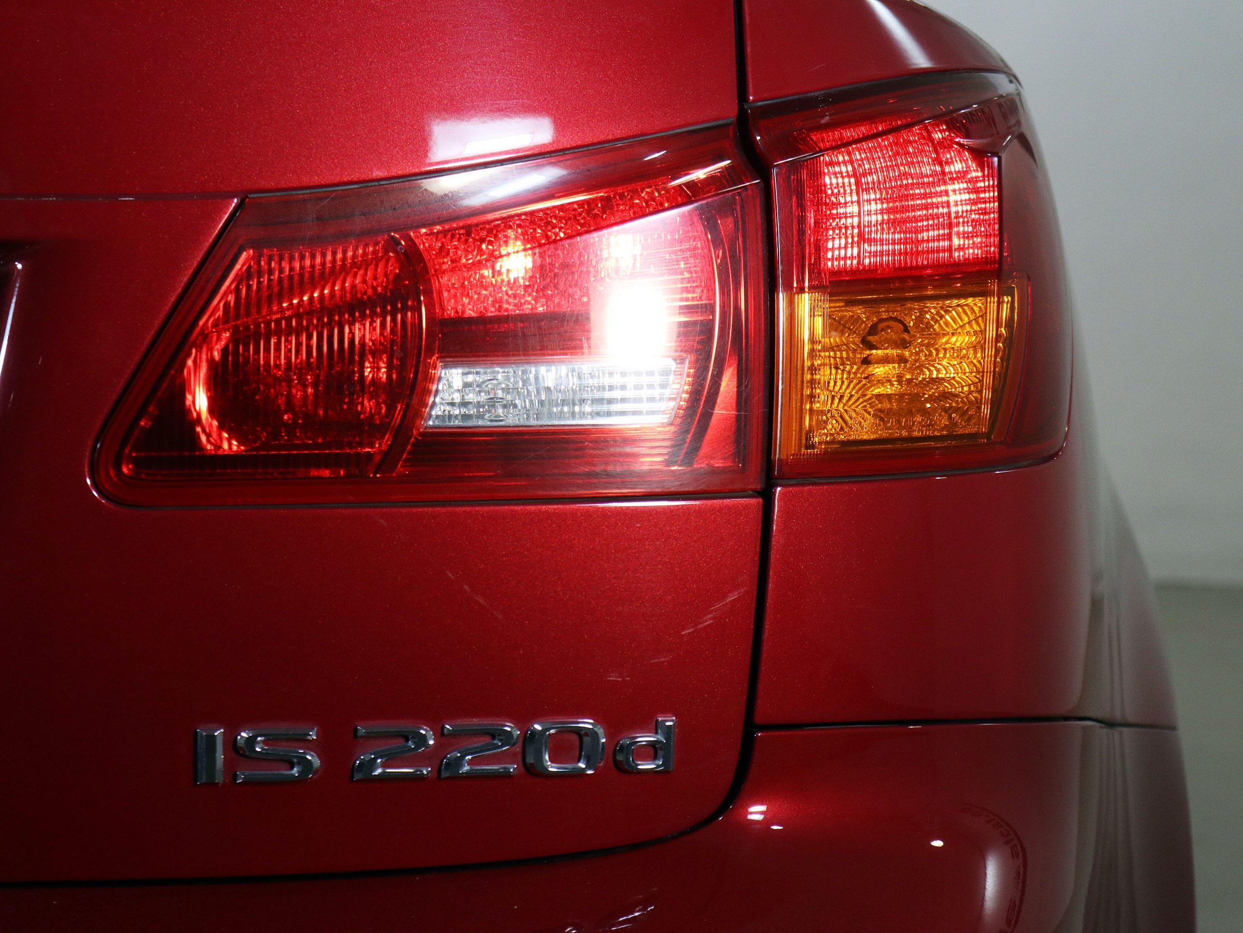 Foto Lexus IS 220d 11