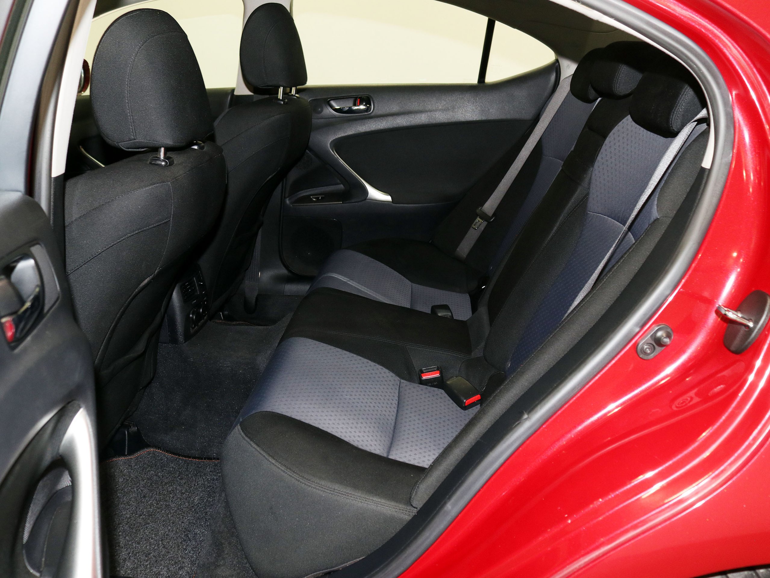 Foto Lexus IS 220d 16