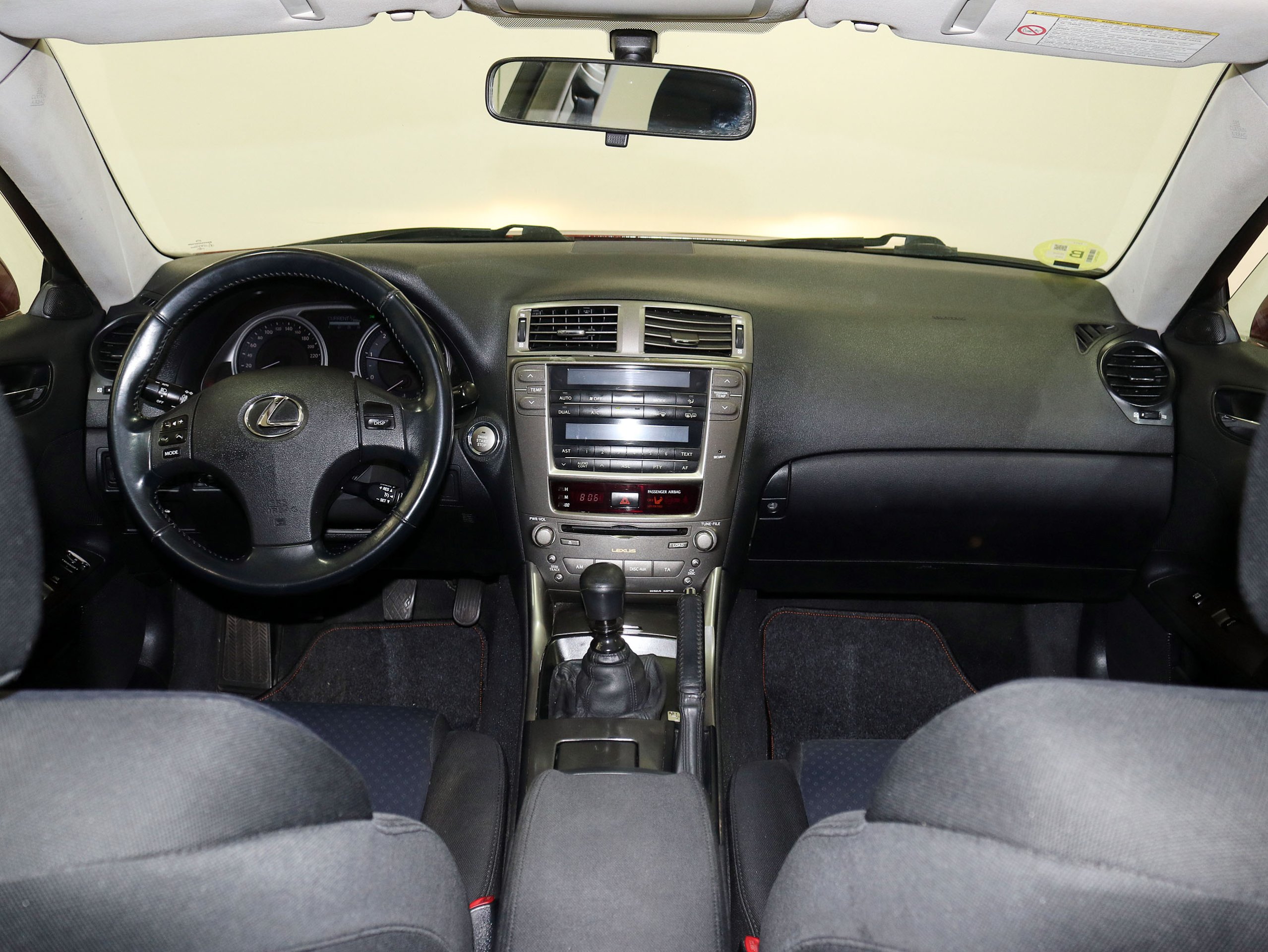 Foto Lexus IS 220d 19
