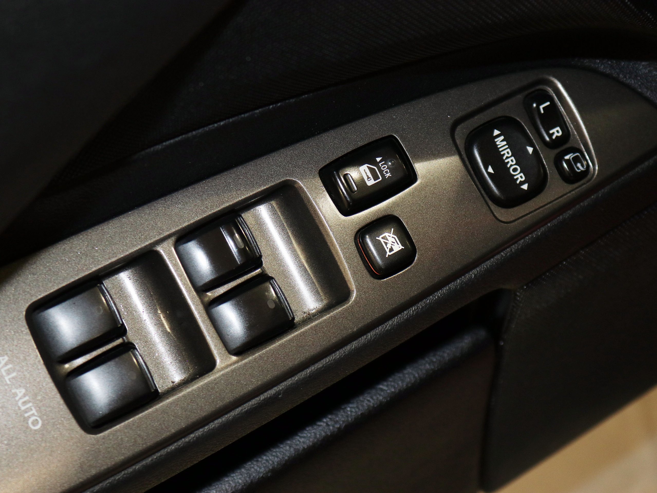 Foto Lexus IS 220d 26