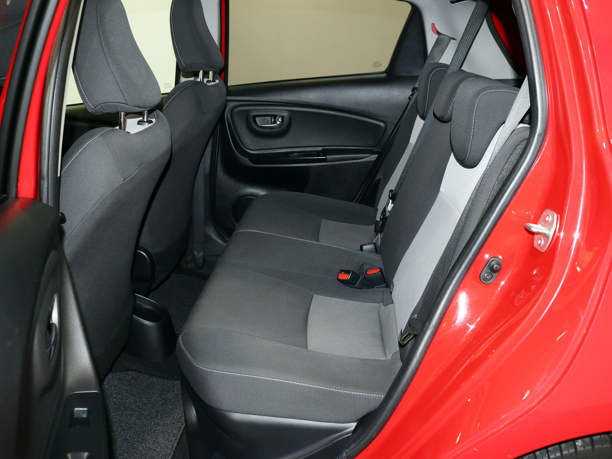 Foto Toyota Yaris 16