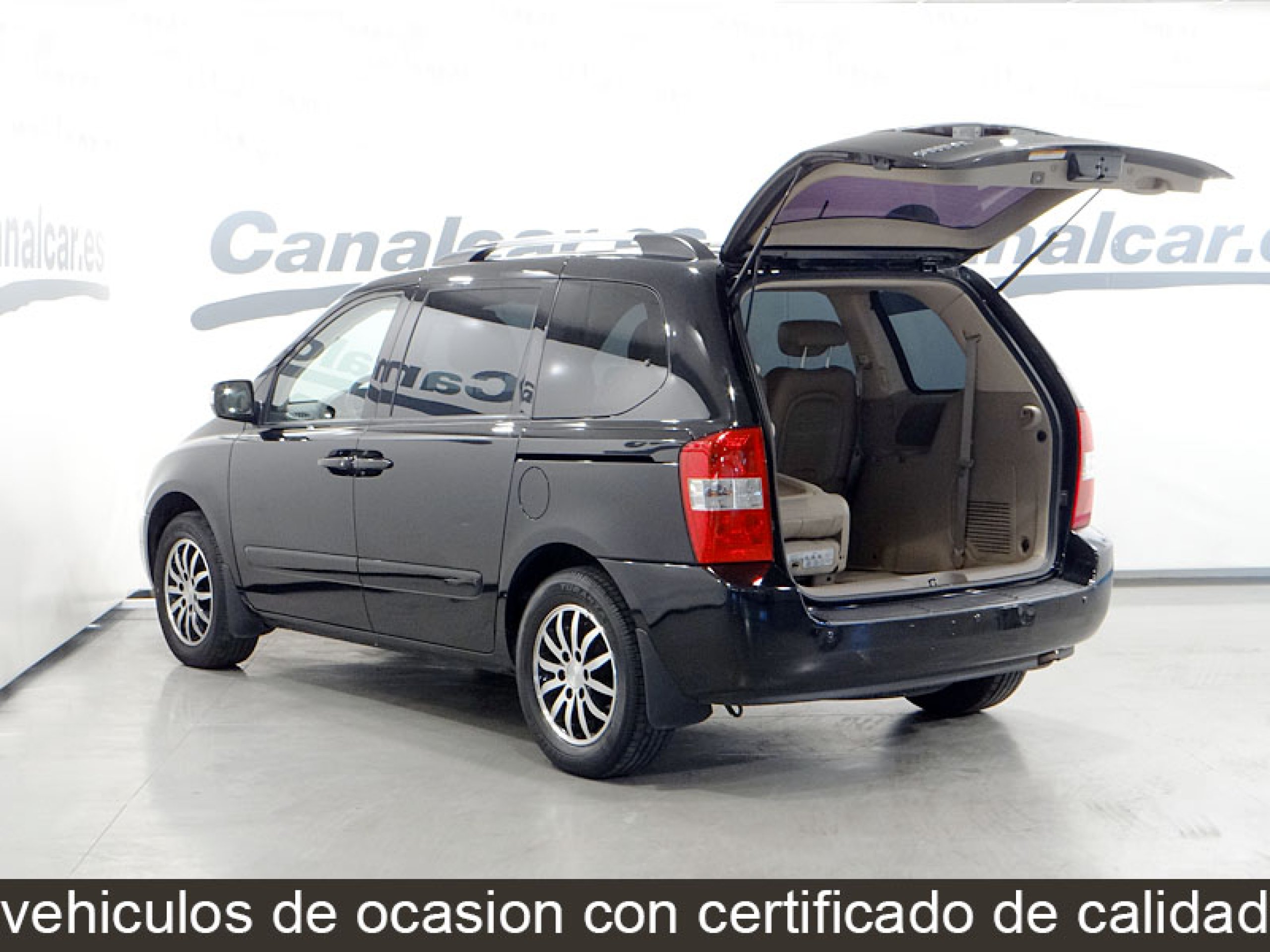 Foto Kia Carnival 9