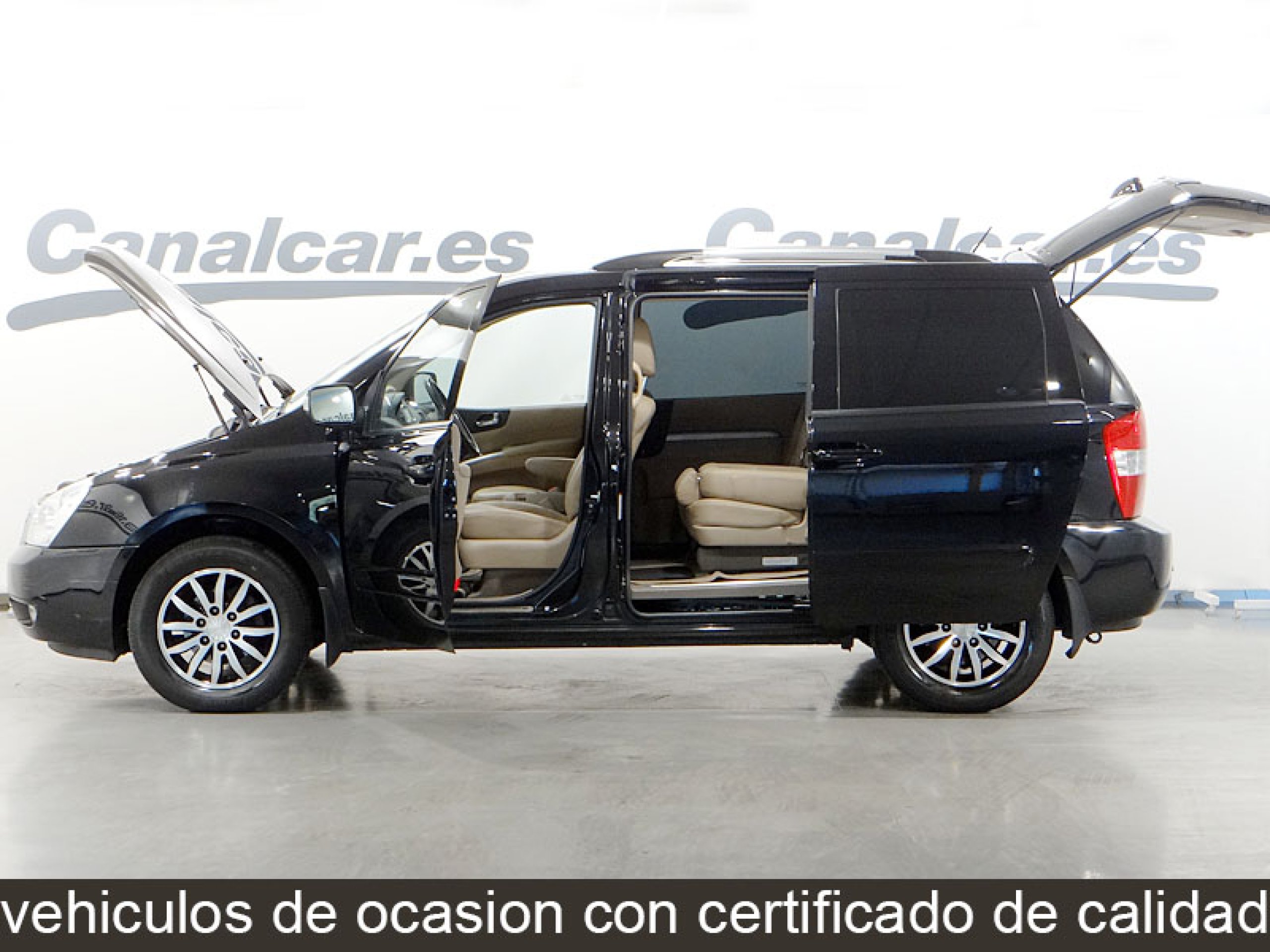 Foto Kia Carnival 11