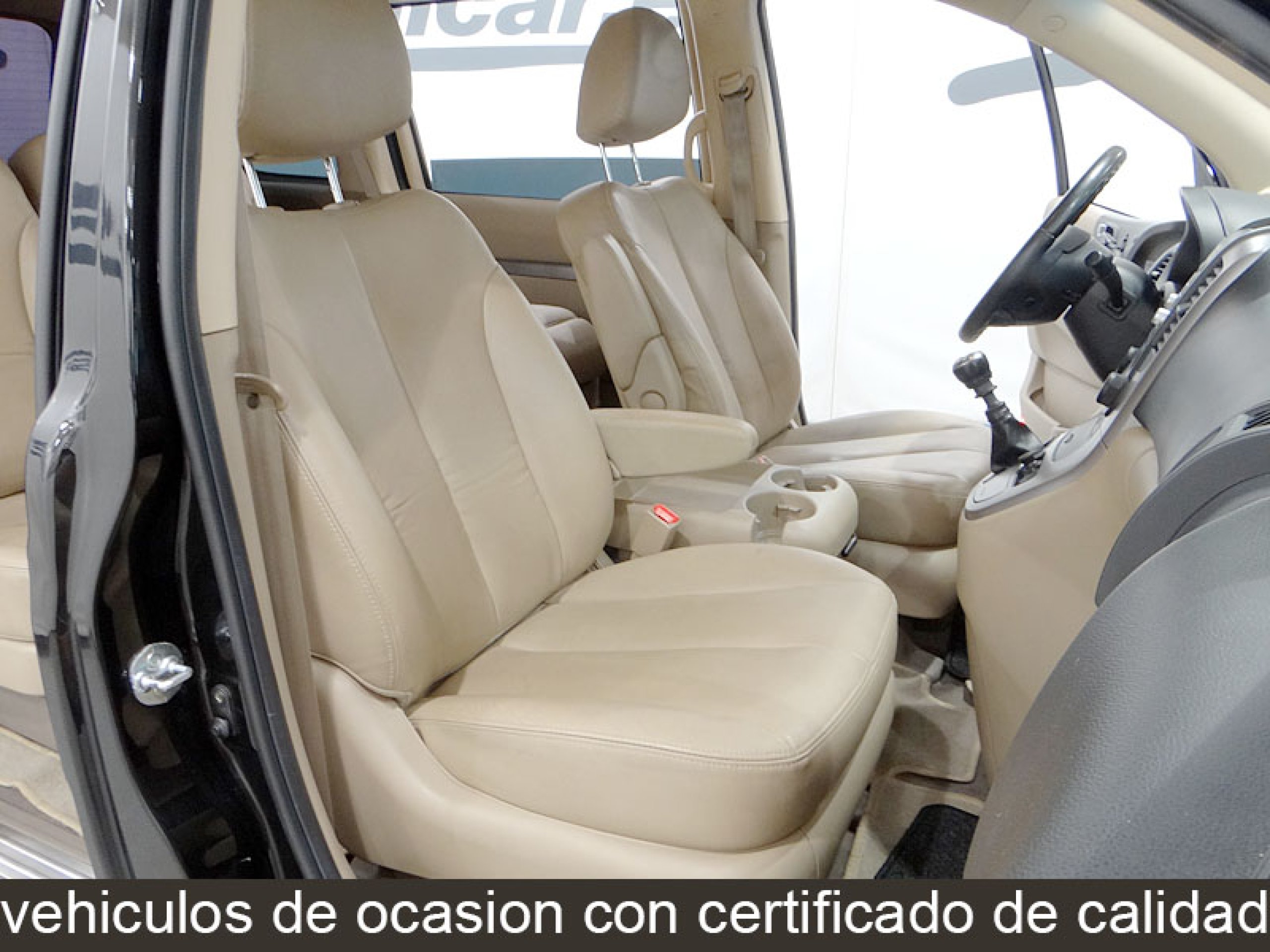 Foto Kia Carnival 19