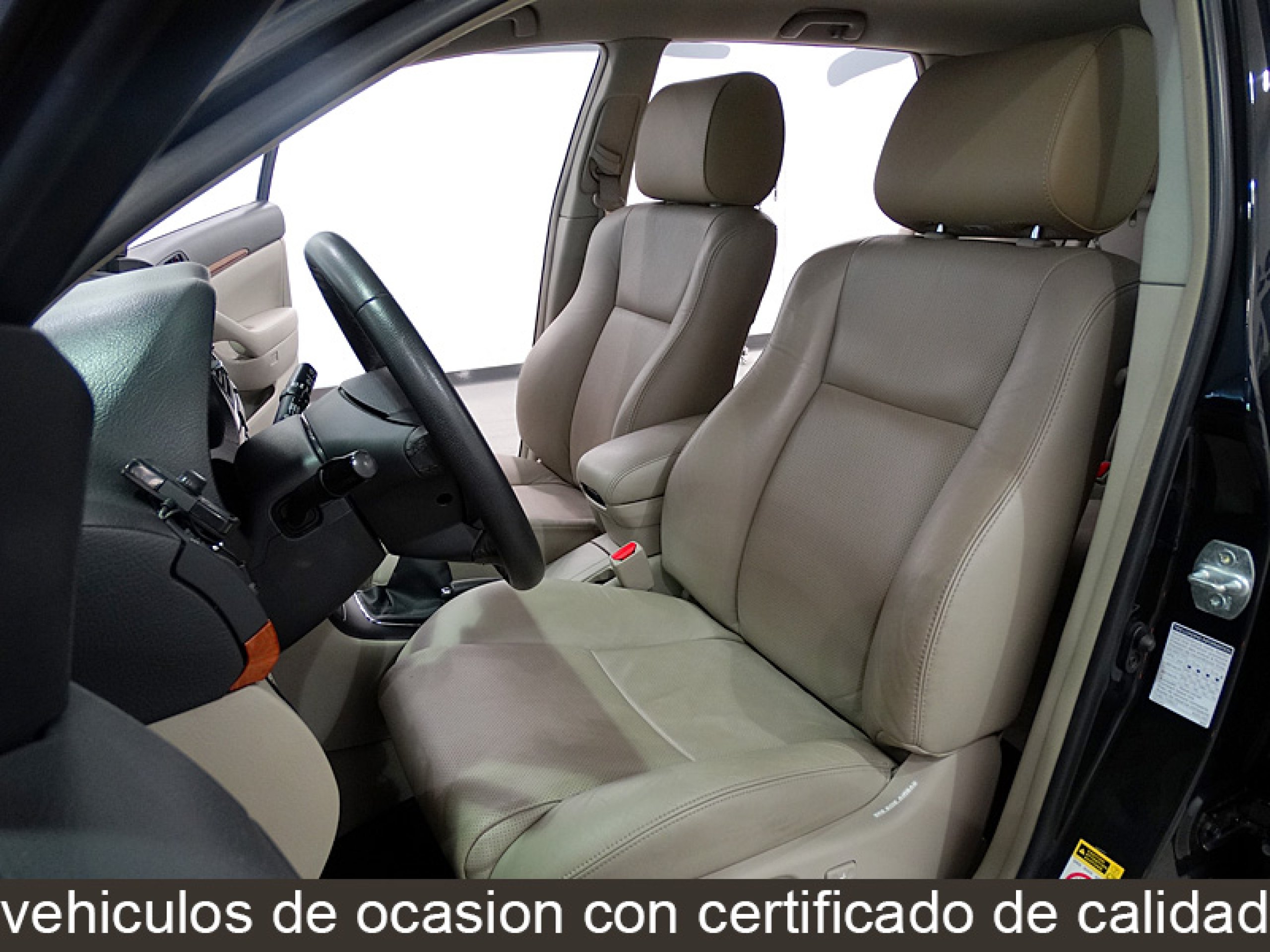 Foto Toyota Avensis 18