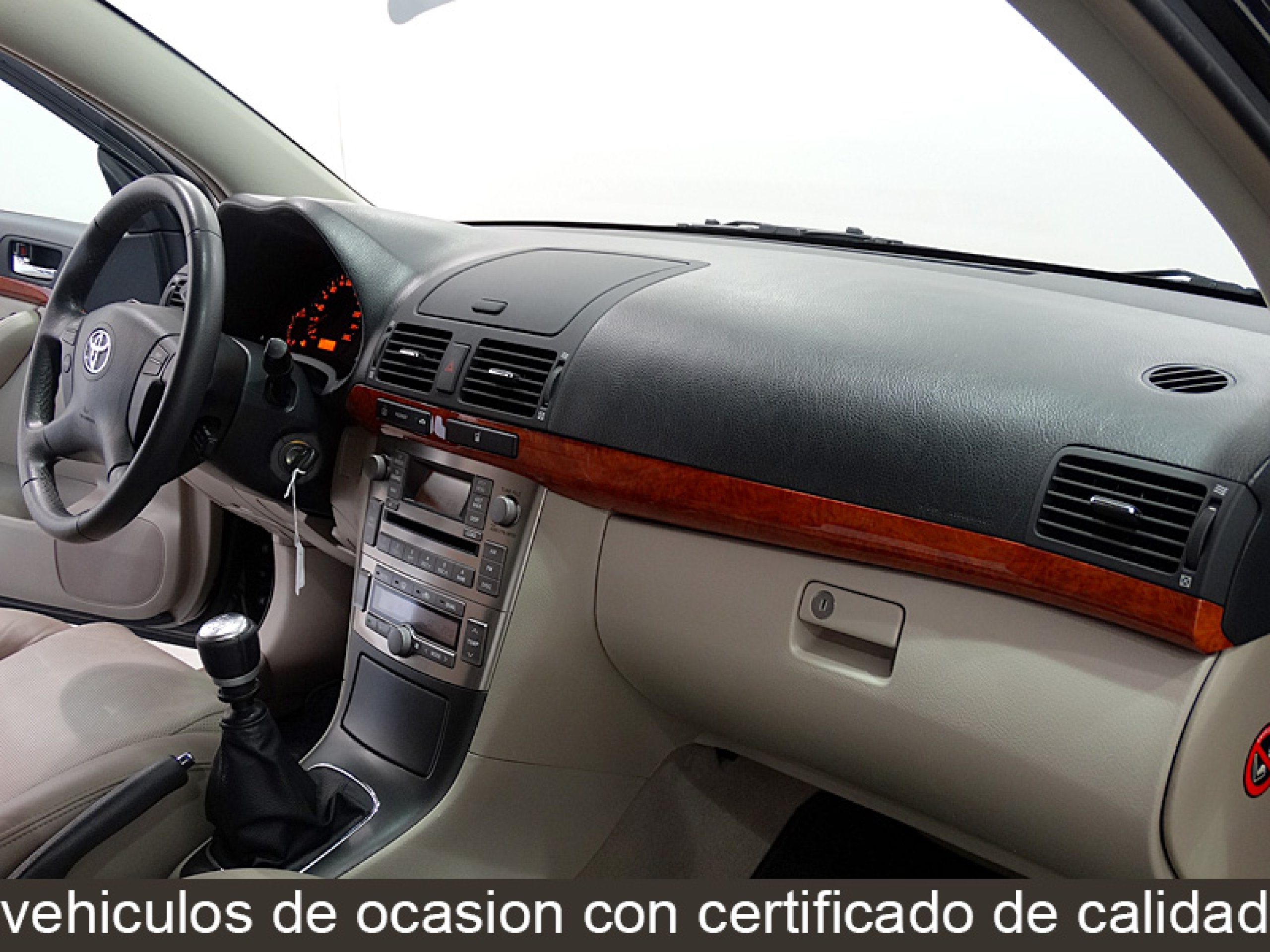 Foto Toyota Avensis 26