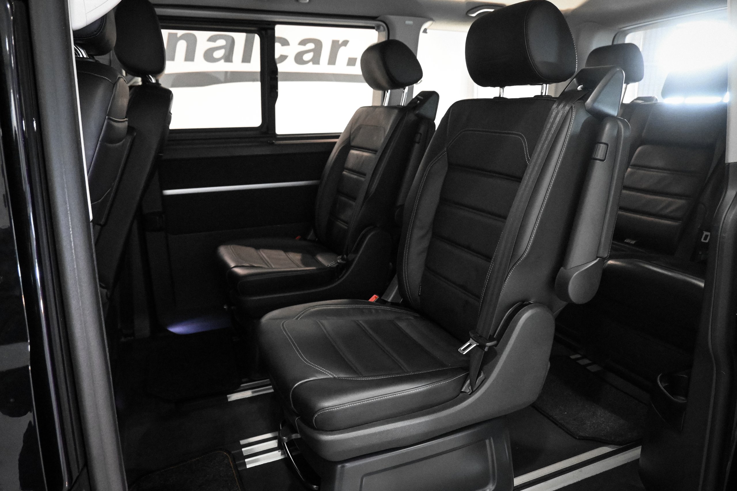 Foto Volkswagen Multivan 12