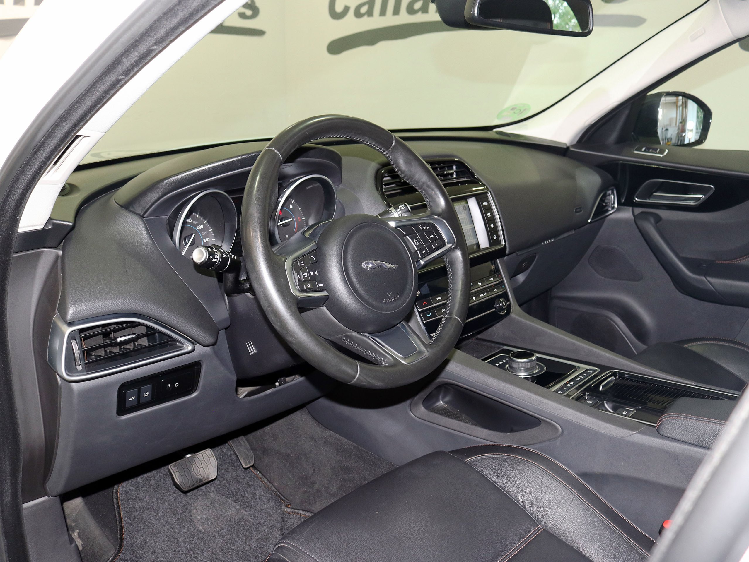 Foto Jaguar F-PACE 24