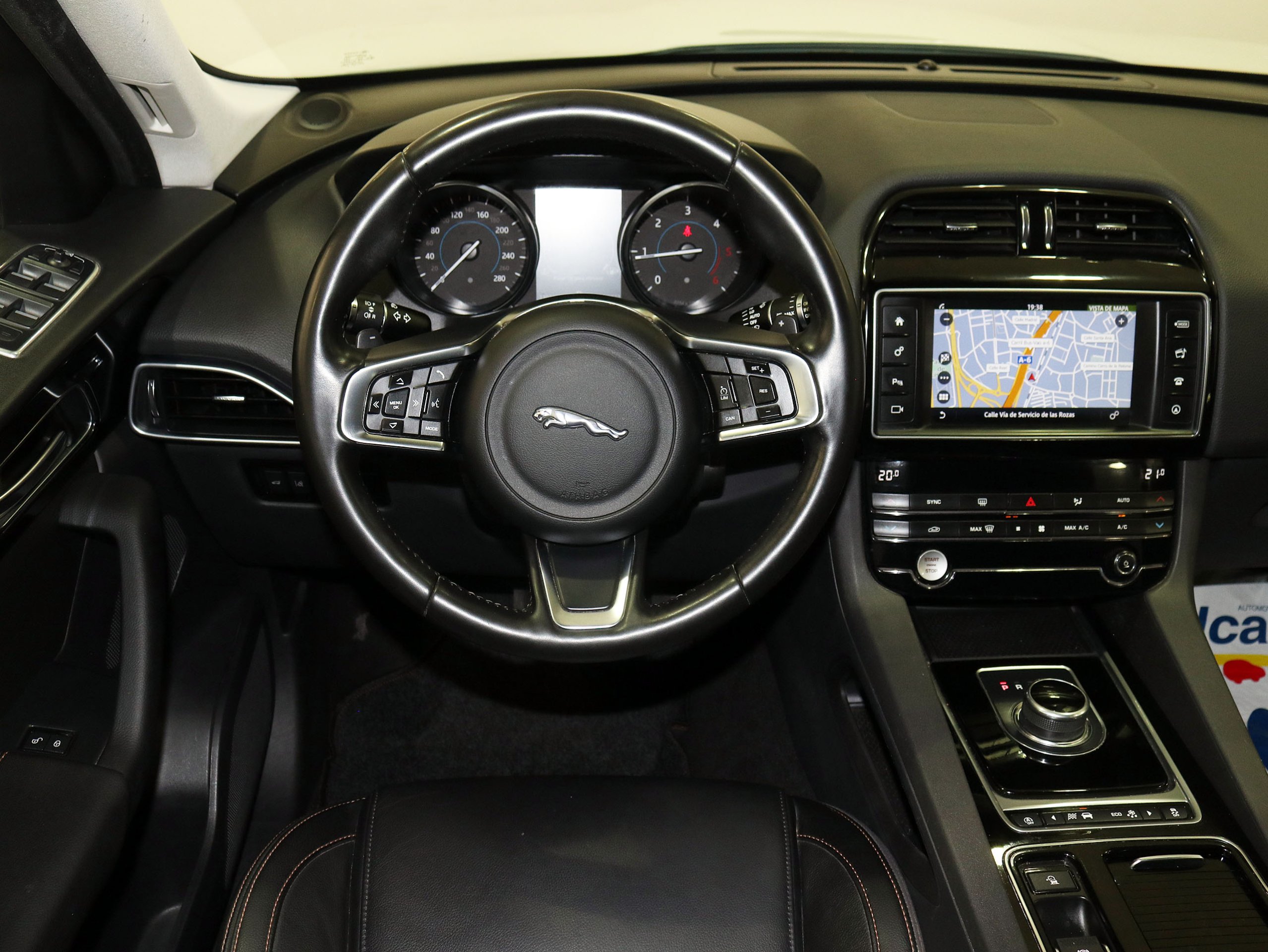 Foto Jaguar F-PACE 26