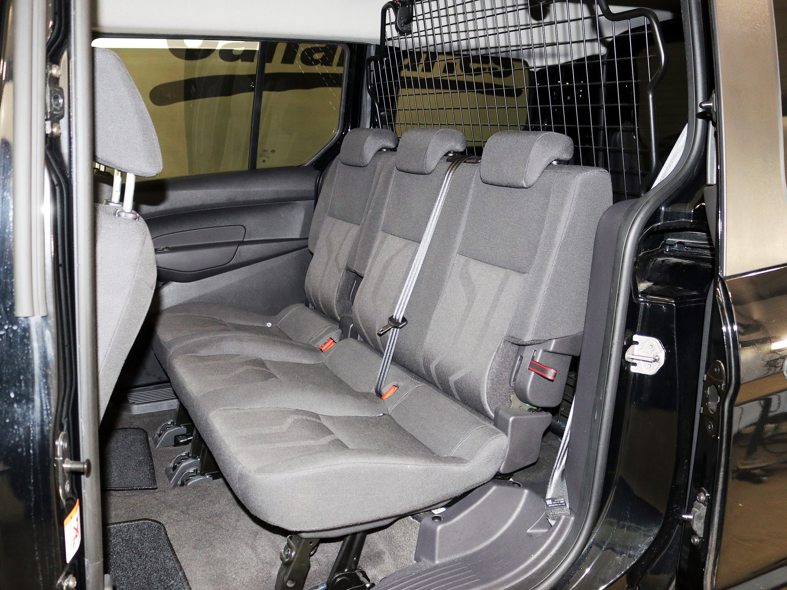 Foto Ford Tourneo 16