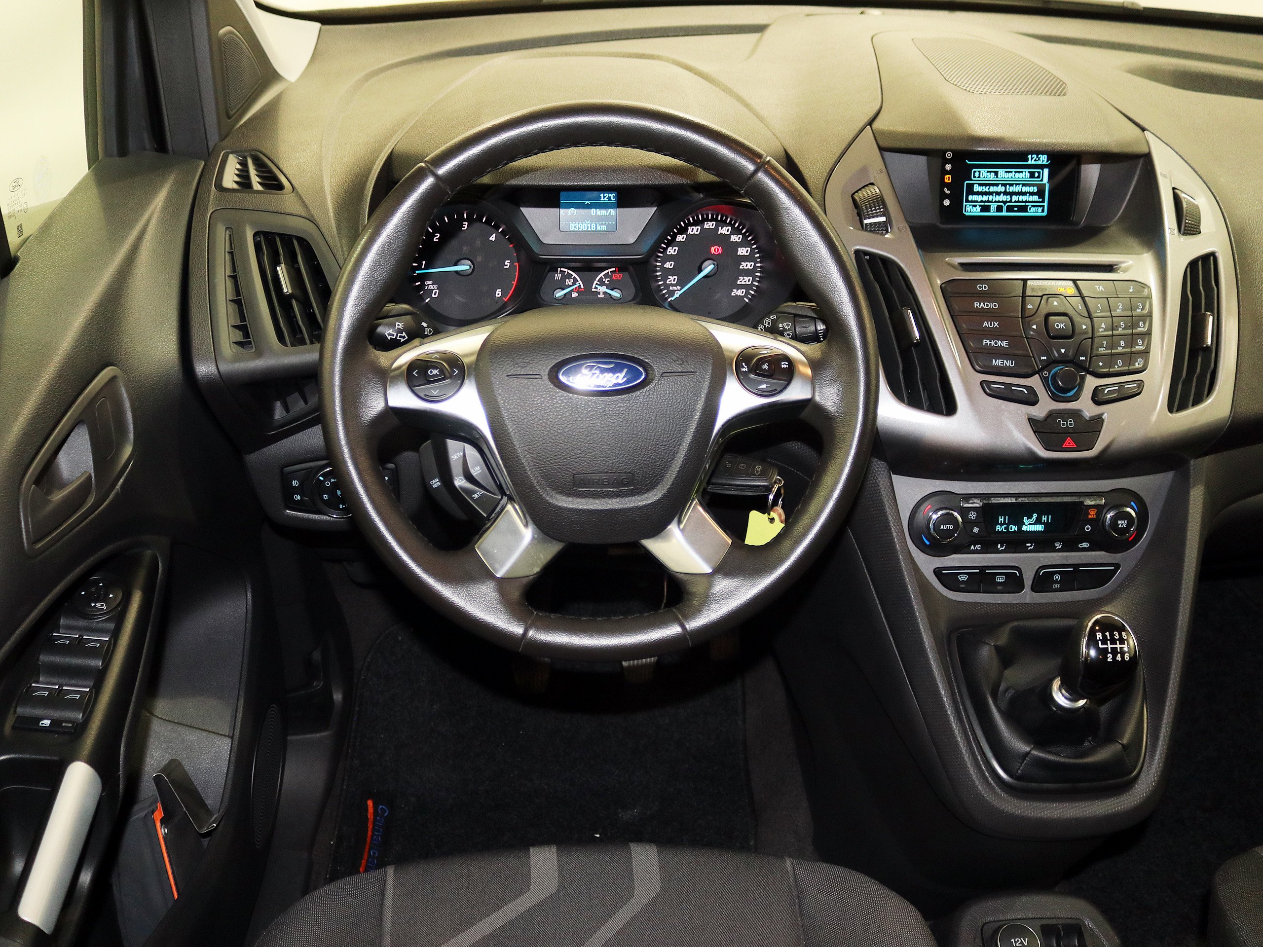 Foto Ford Tourneo 23