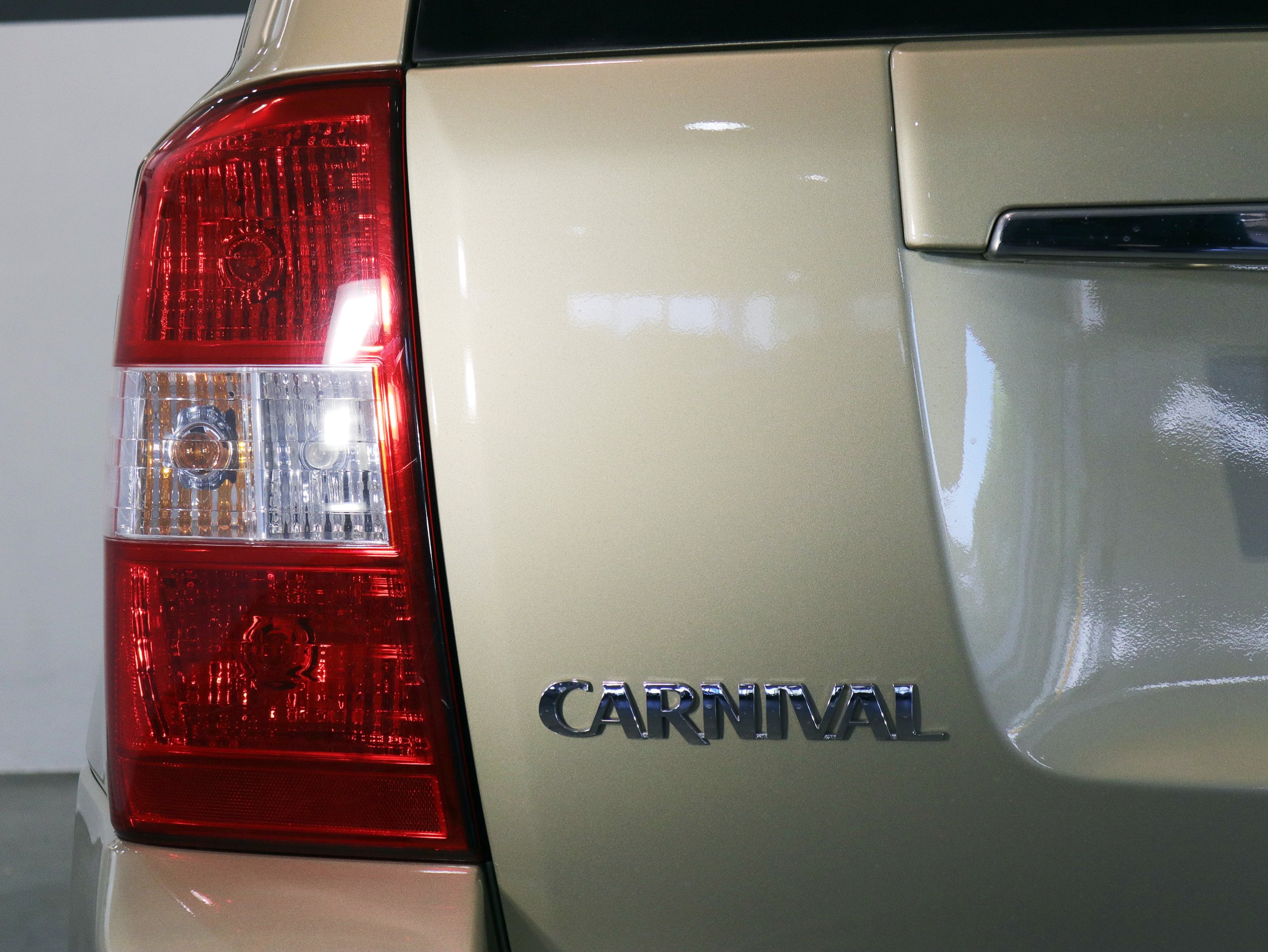 Foto Kia Carnival 13