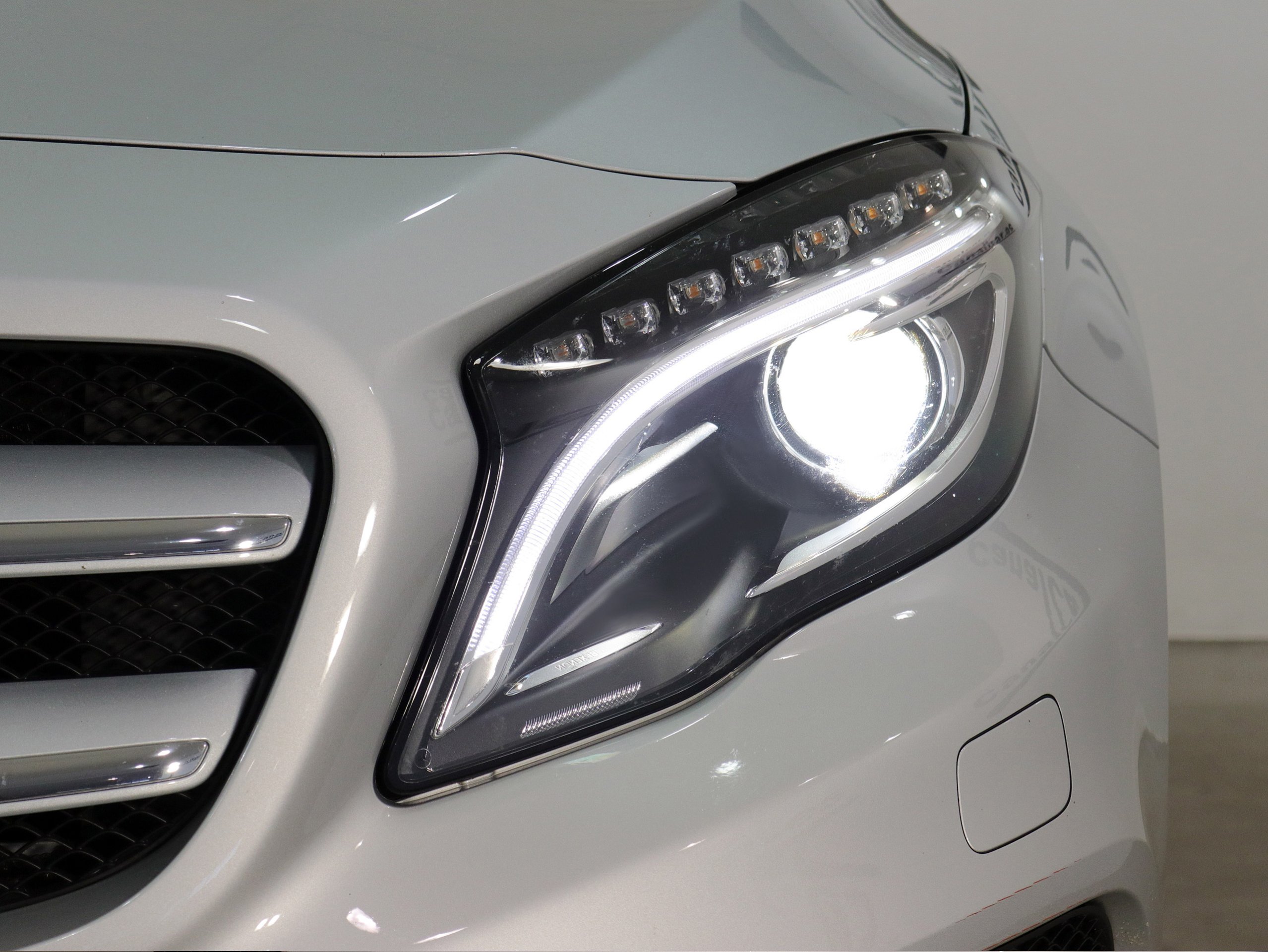 Foto Mercedes-Benz GLA 220 12