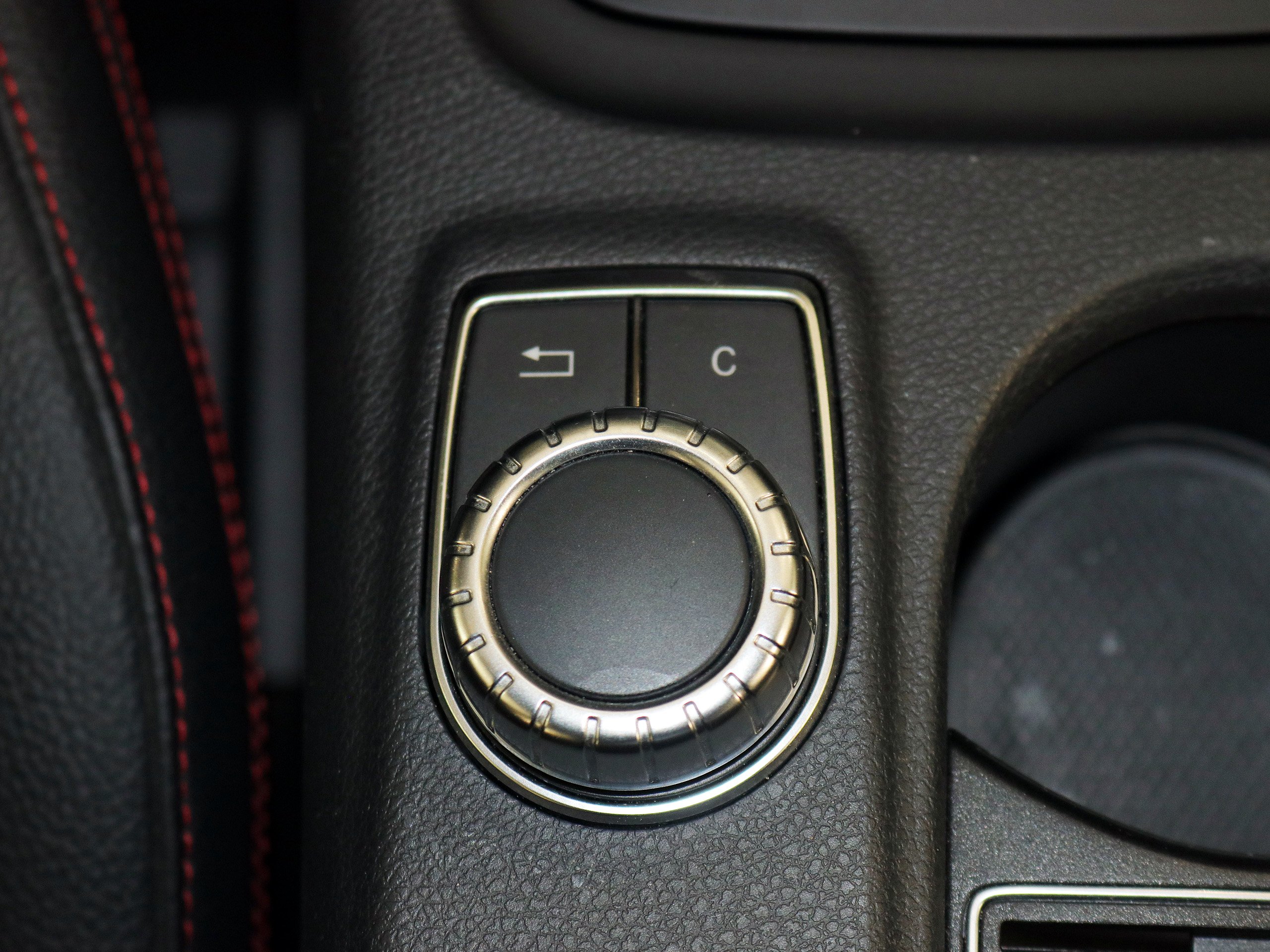 Foto Mercedes-Benz GLA 220 28