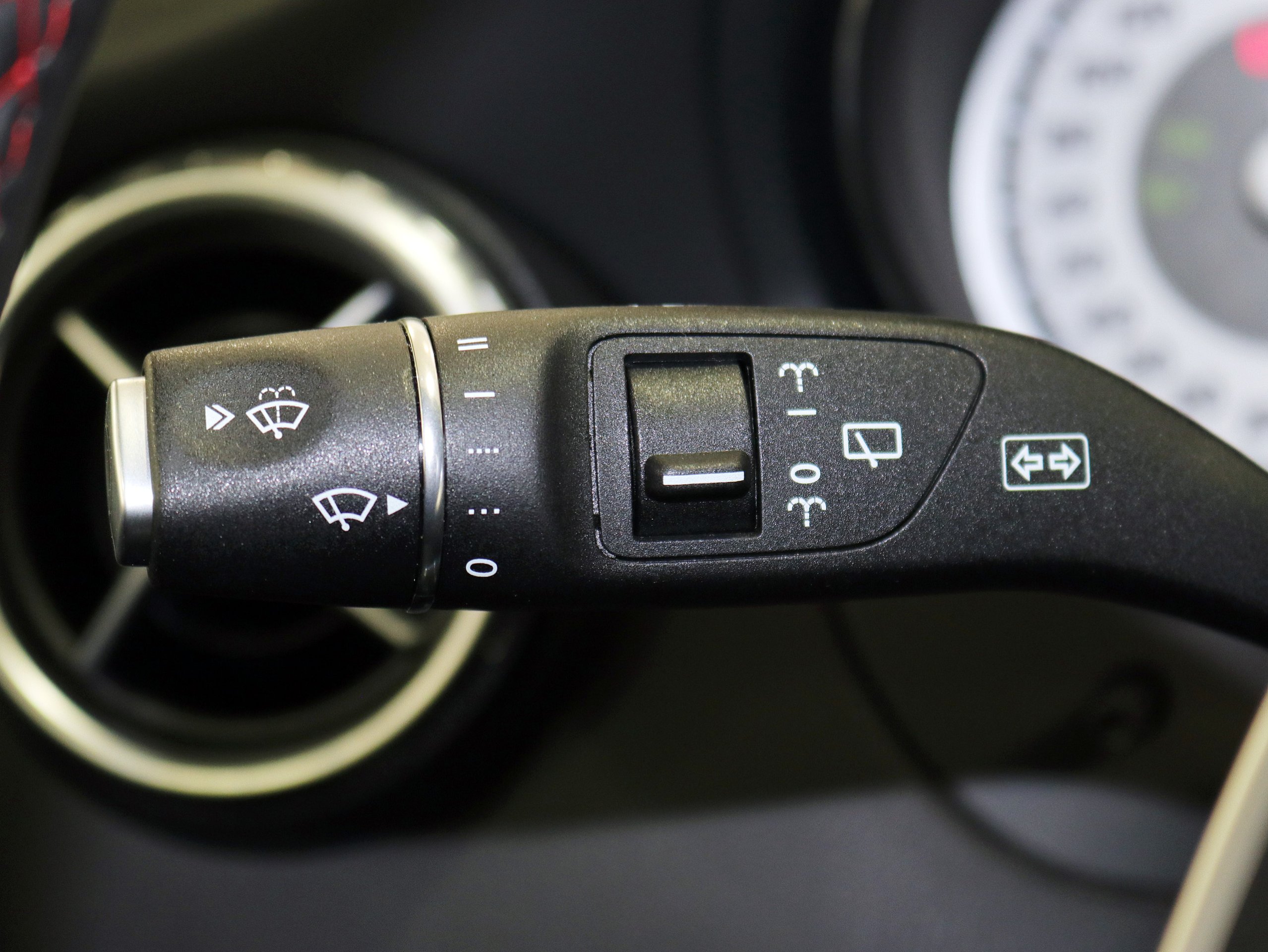 Foto Mercedes-Benz GLA 220 34