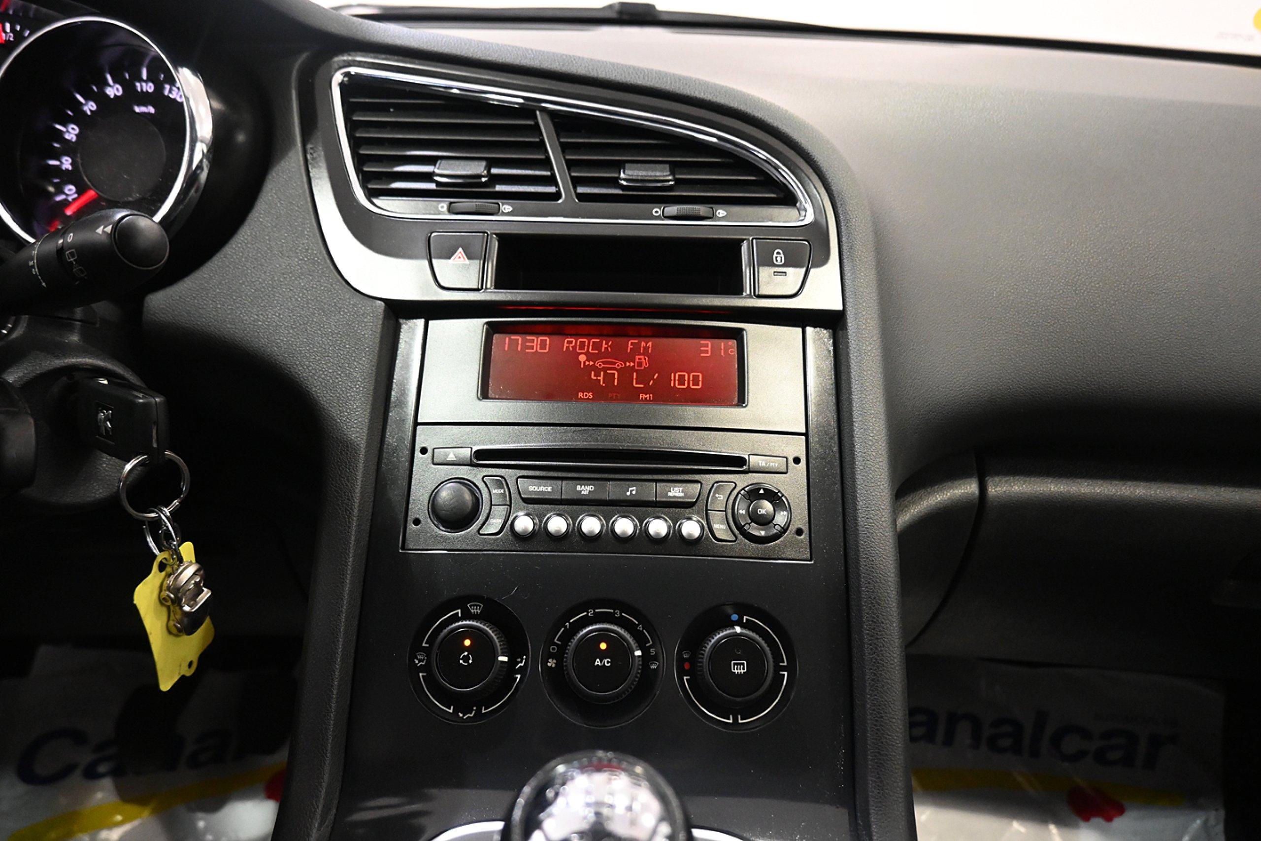 Foto Peugeot 5008 15