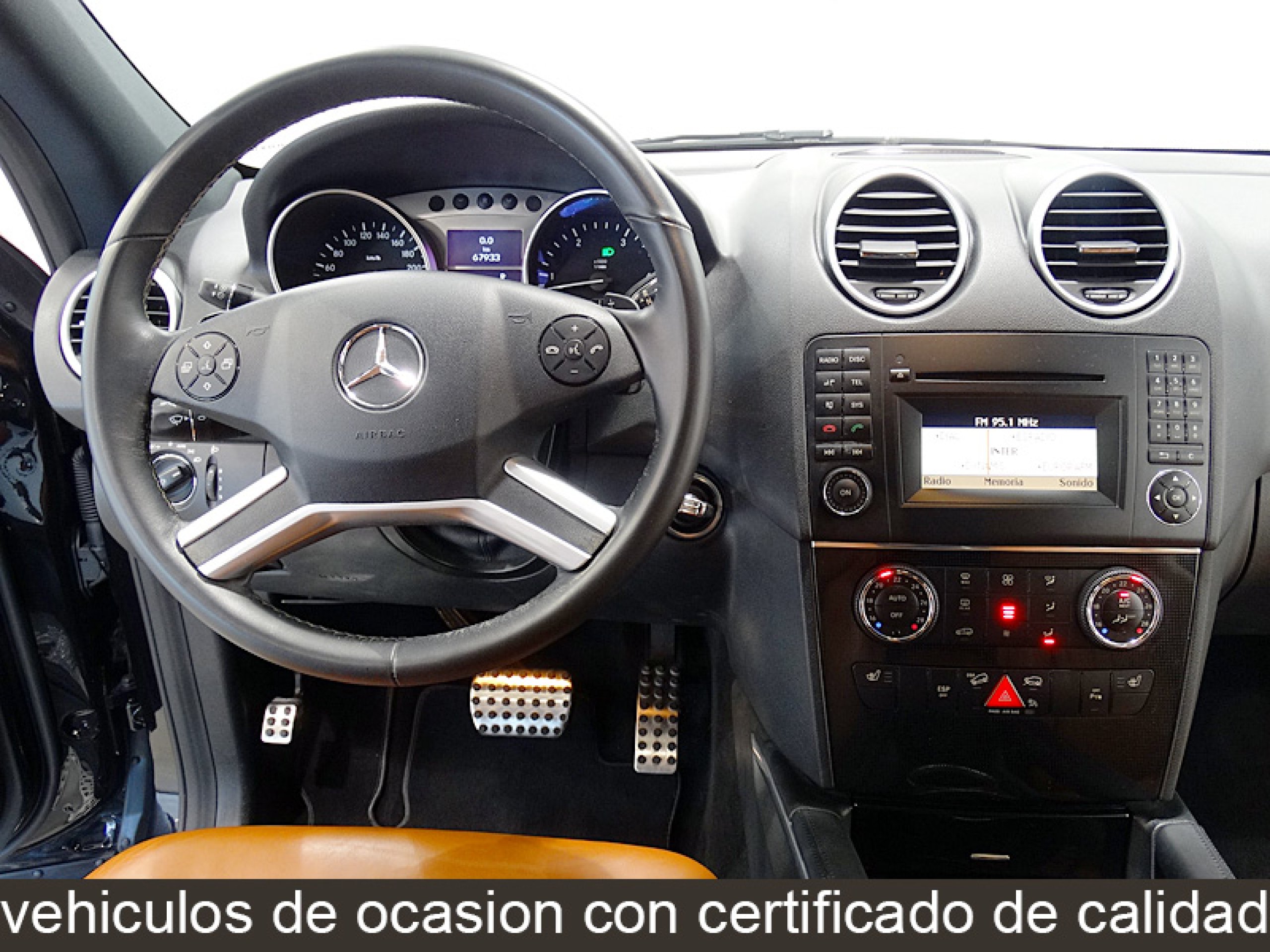 Foto Mercedes-Benz ML 300 30