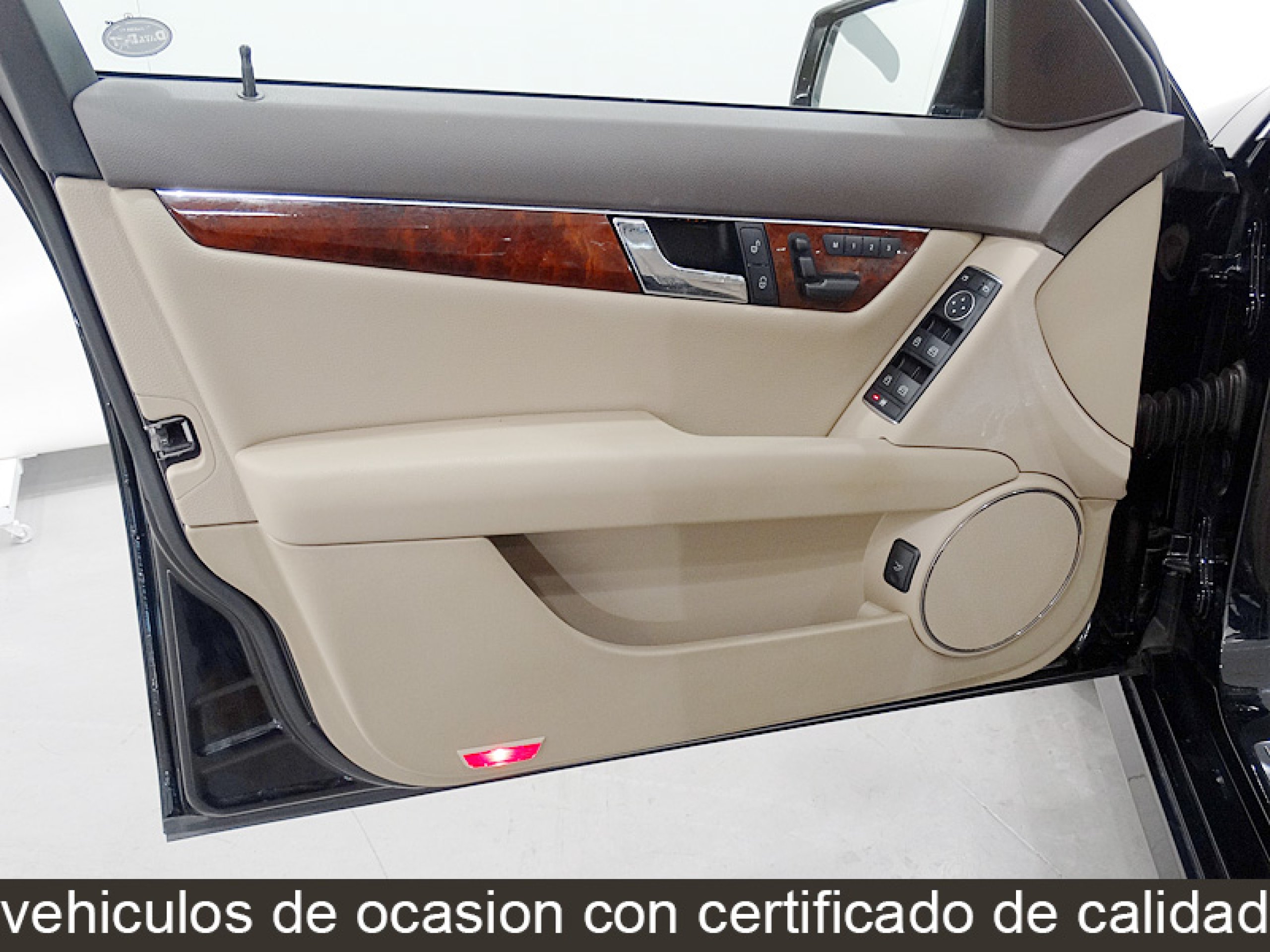 Foto Mercedes-Benz C 300 24