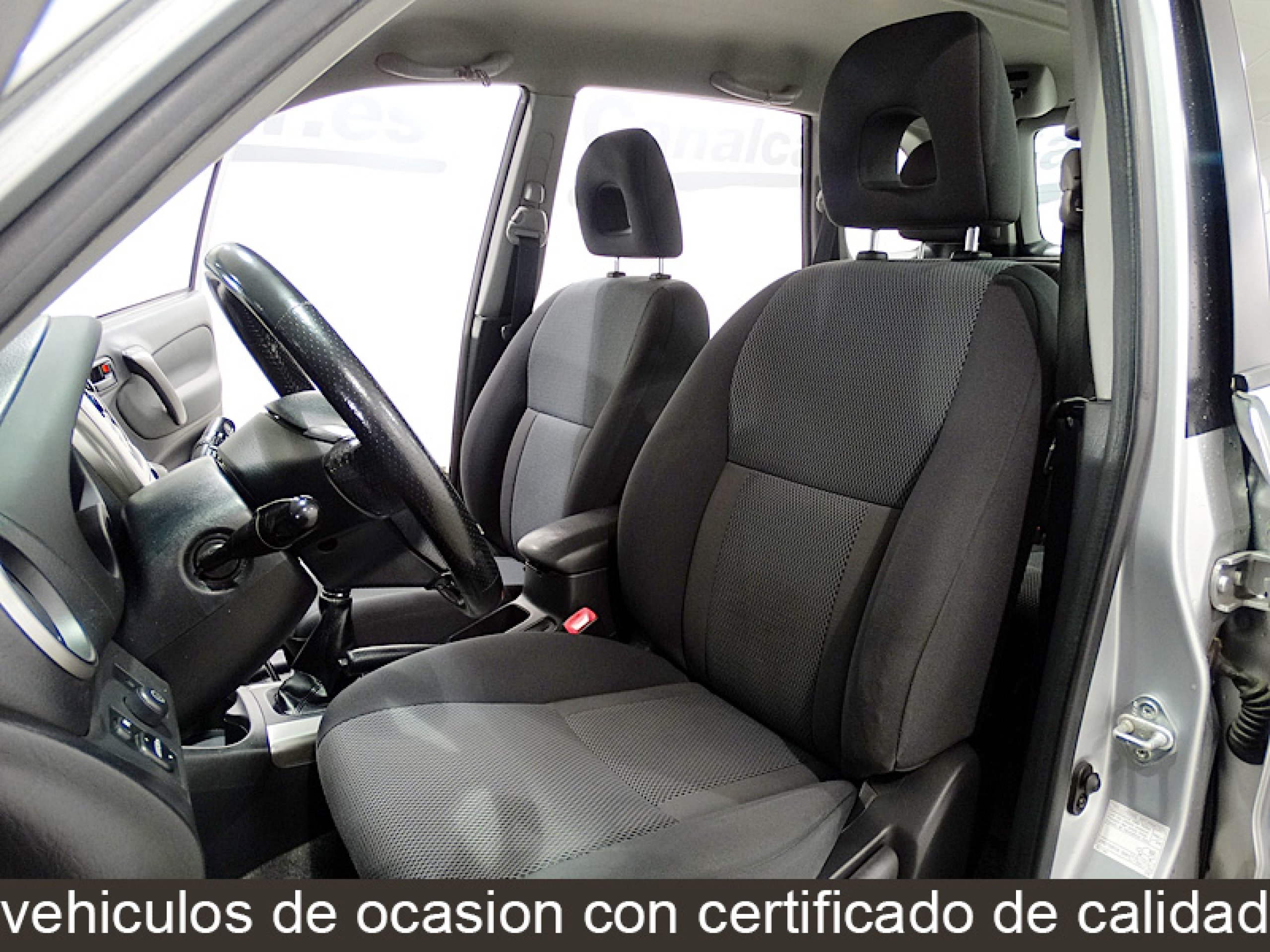 Foto Toyota RAV-4 15