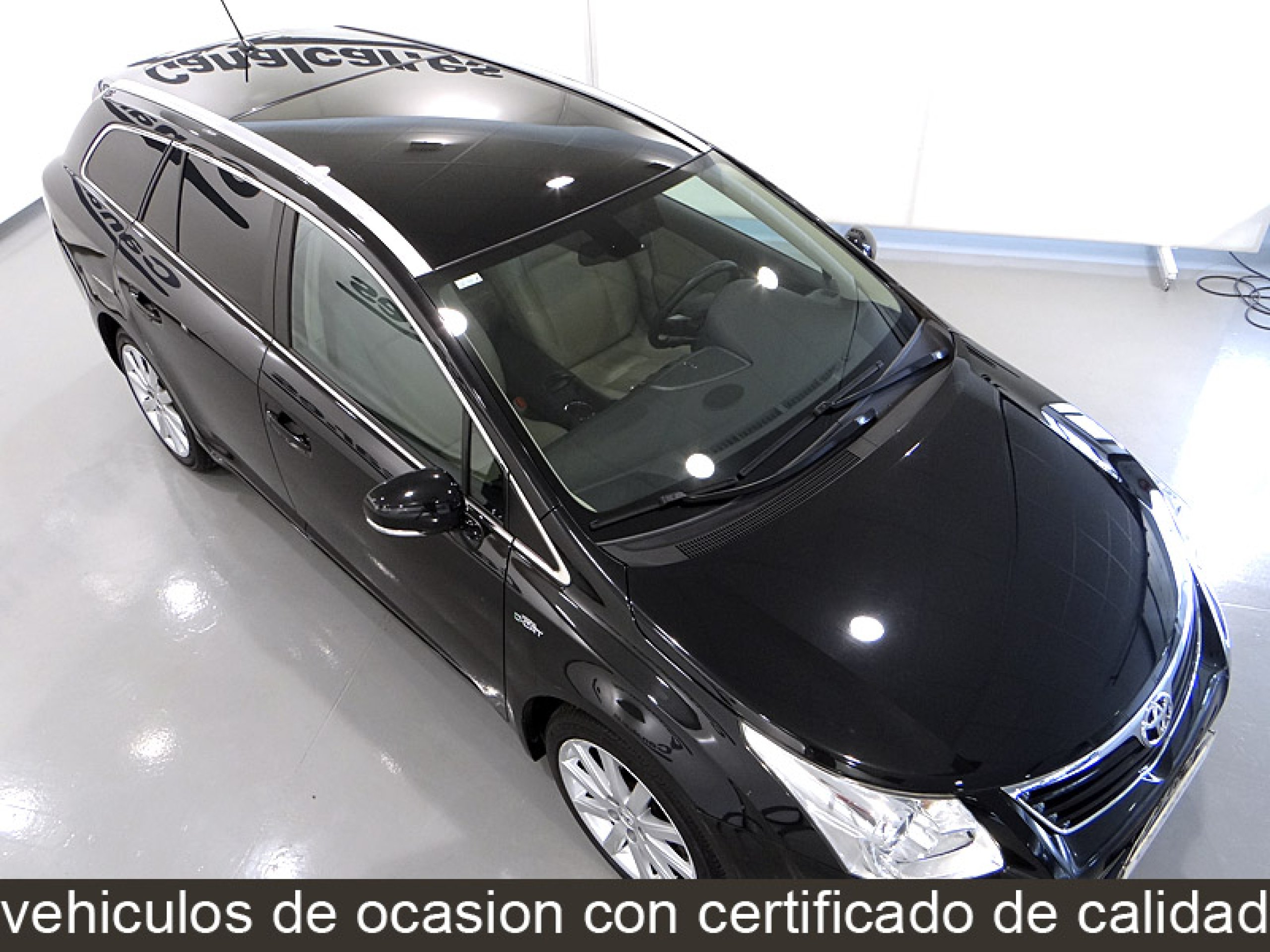 Foto Toyota Avensis 16