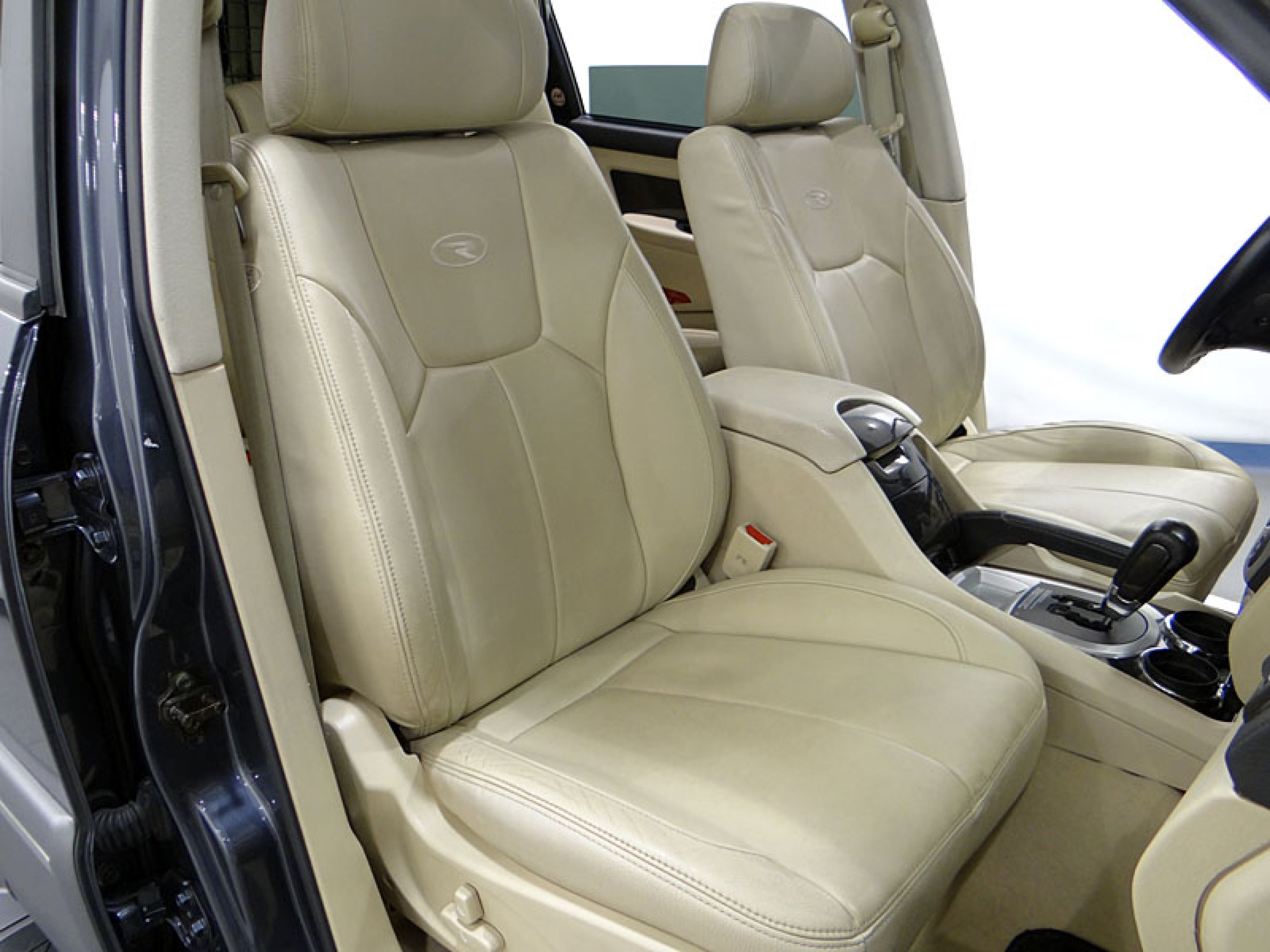 Foto Ssangyong Rexton 23