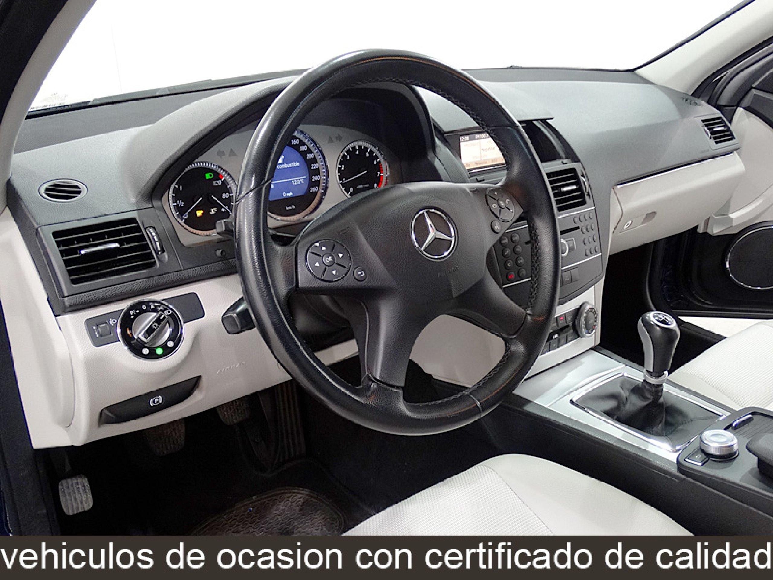 Foto Mercedes-Benz C 180 26