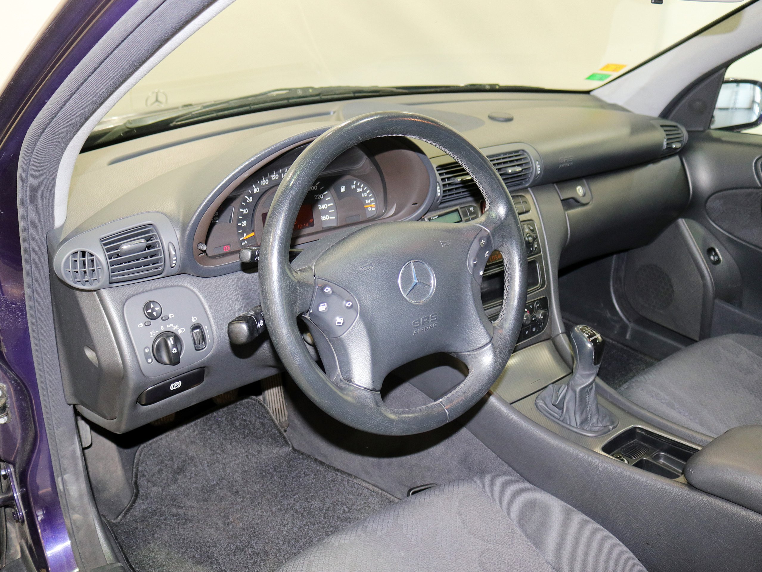 Foto Mercedes-Benz C 220 17 Foto Mercedes-Benz C 220 17