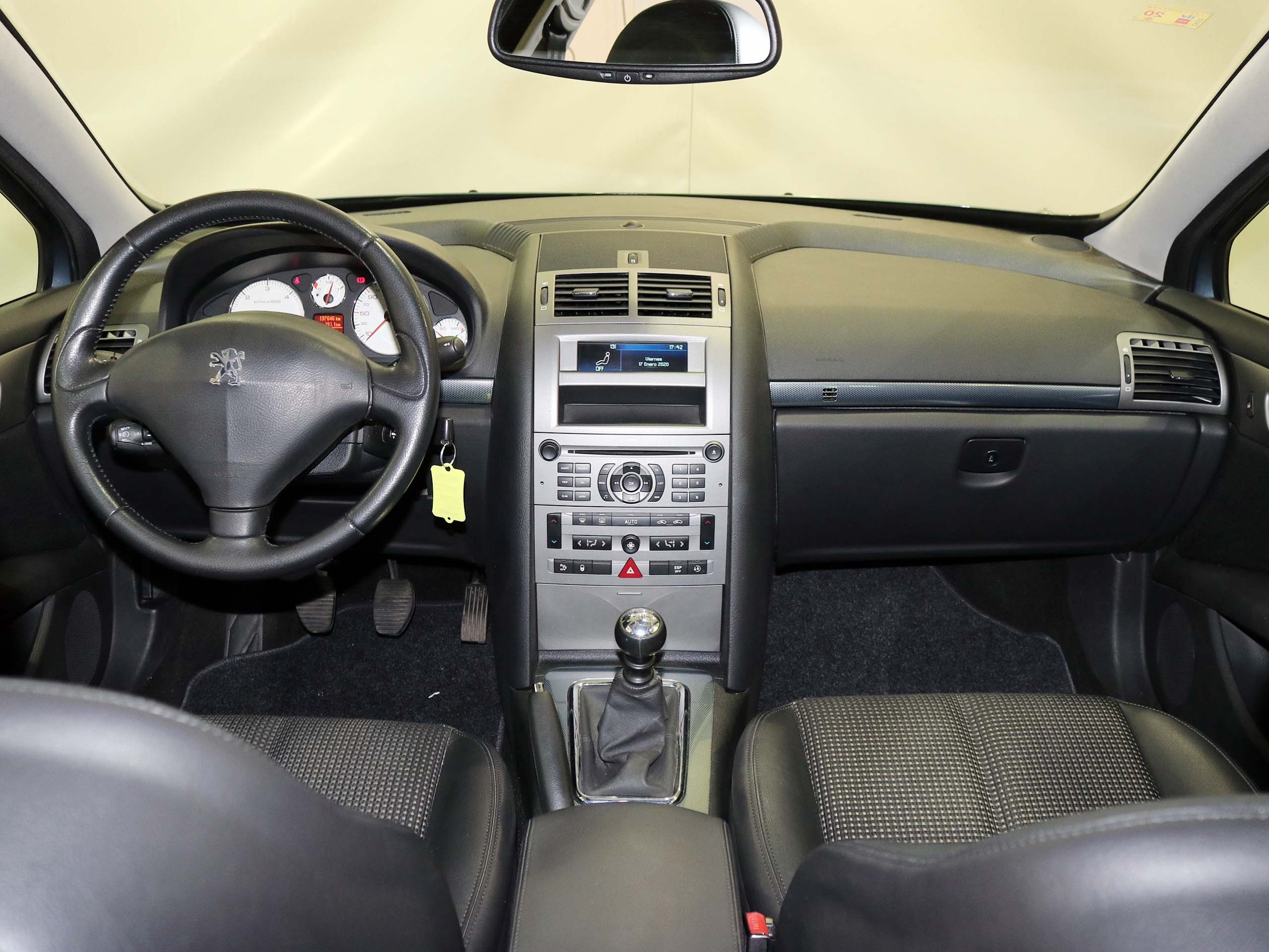 Foto Peugeot 407 15 Foto Peugeot 407 15