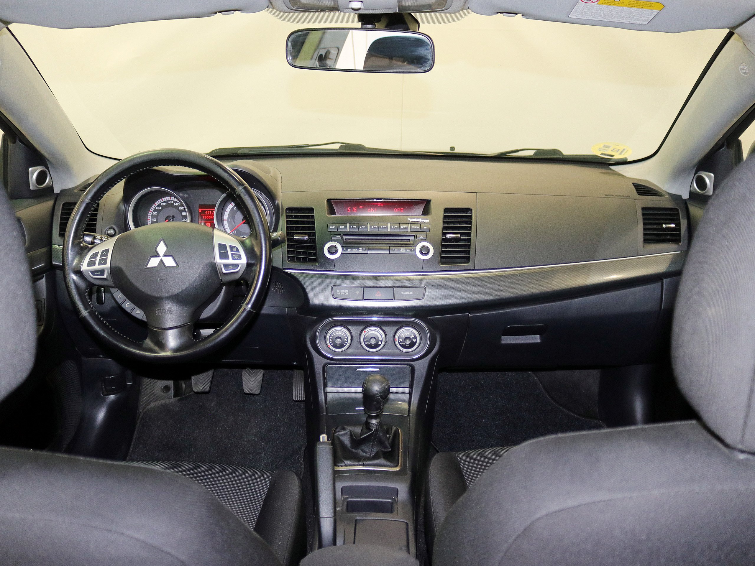Foto Mitsubishi Lancer 21 Foto Mitsubishi Lancer 21