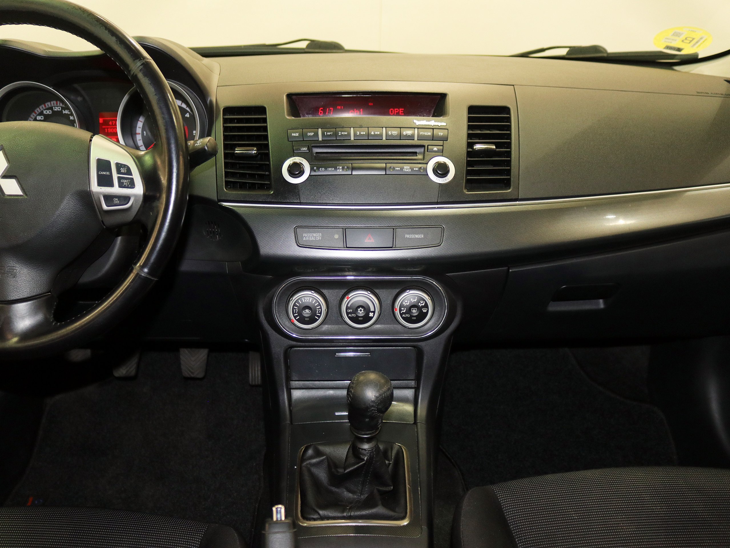 Foto Mitsubishi Lancer 23 Foto Mitsubishi Lancer 23