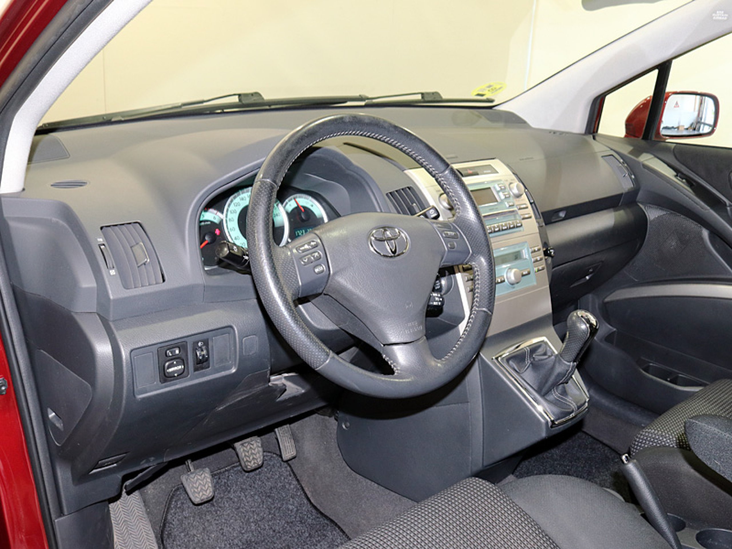 Foto Toyota Verso 15
