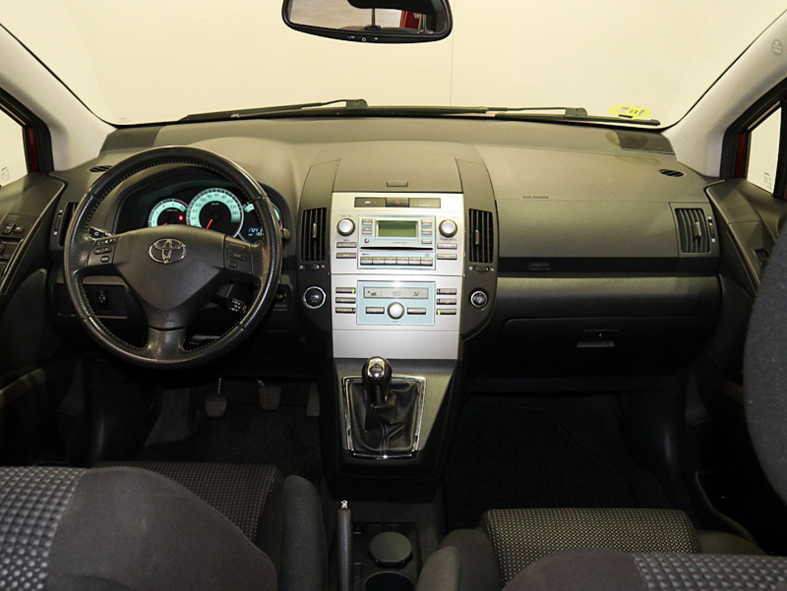 Foto Toyota Verso 16