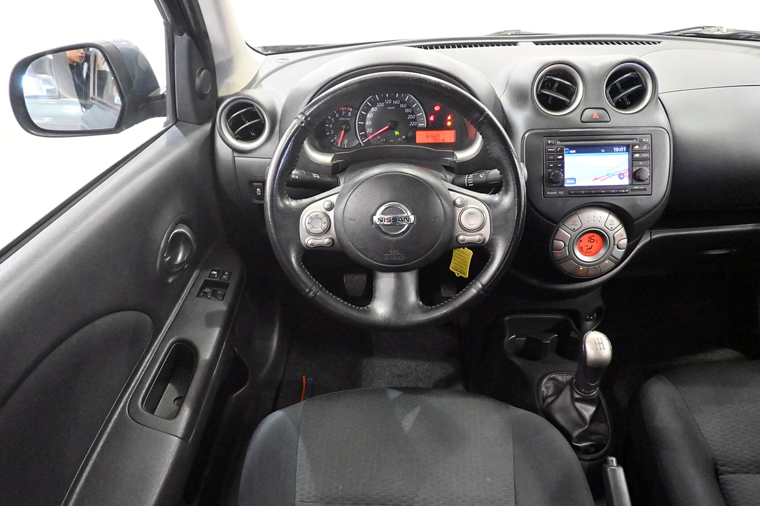 Foto Nissan Micra 12