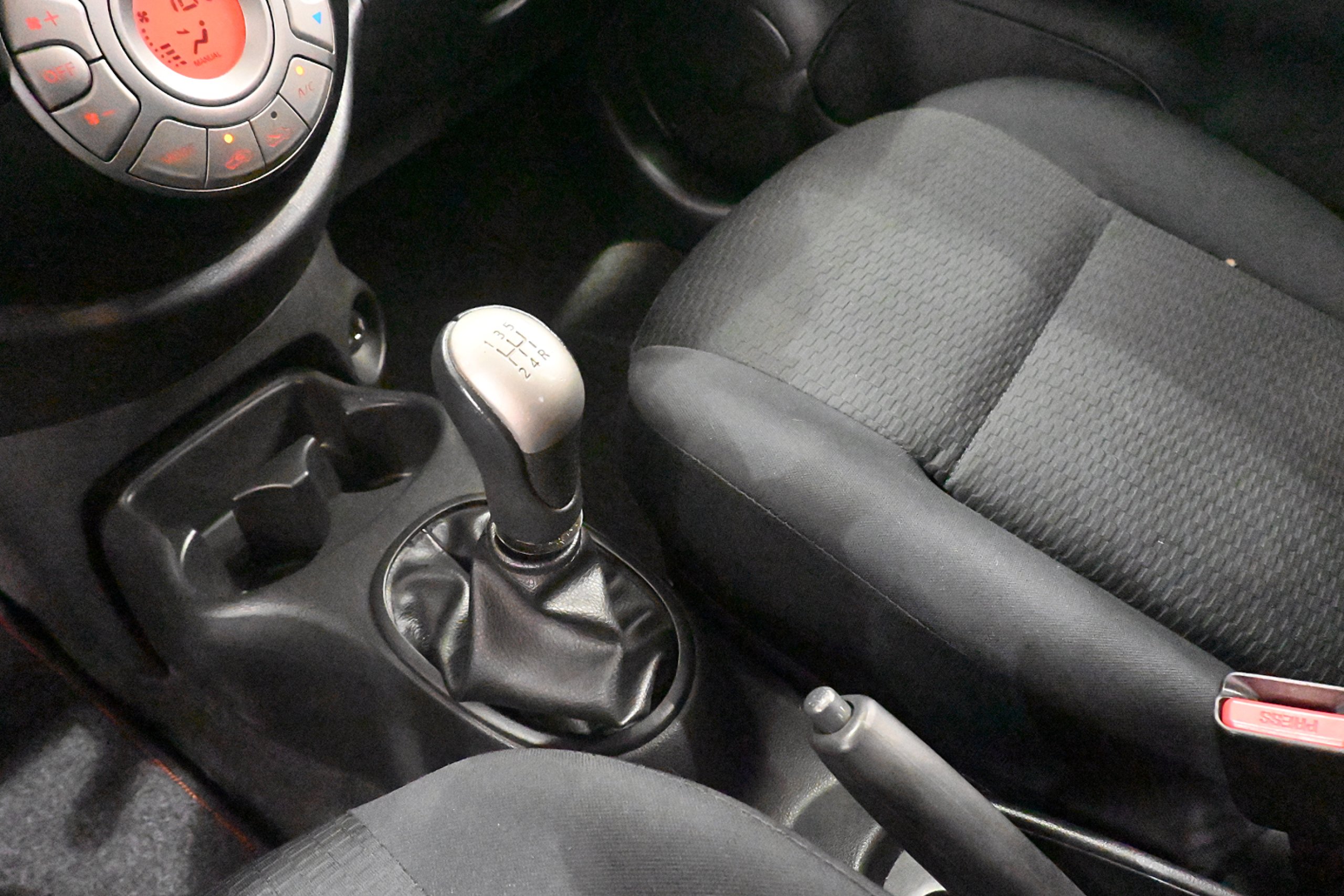 Foto Nissan Micra 23