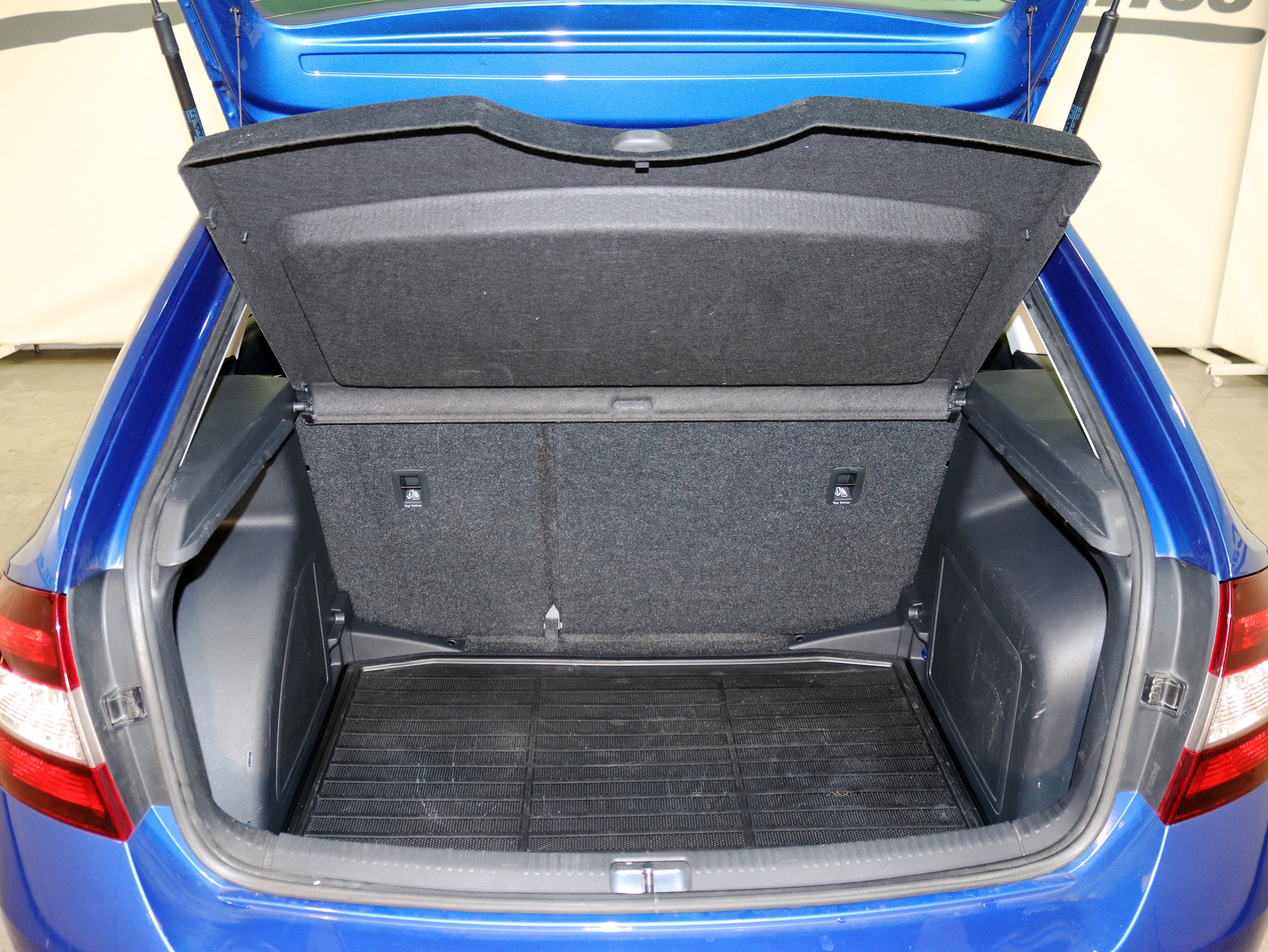 Foto Skoda Spaceback 9