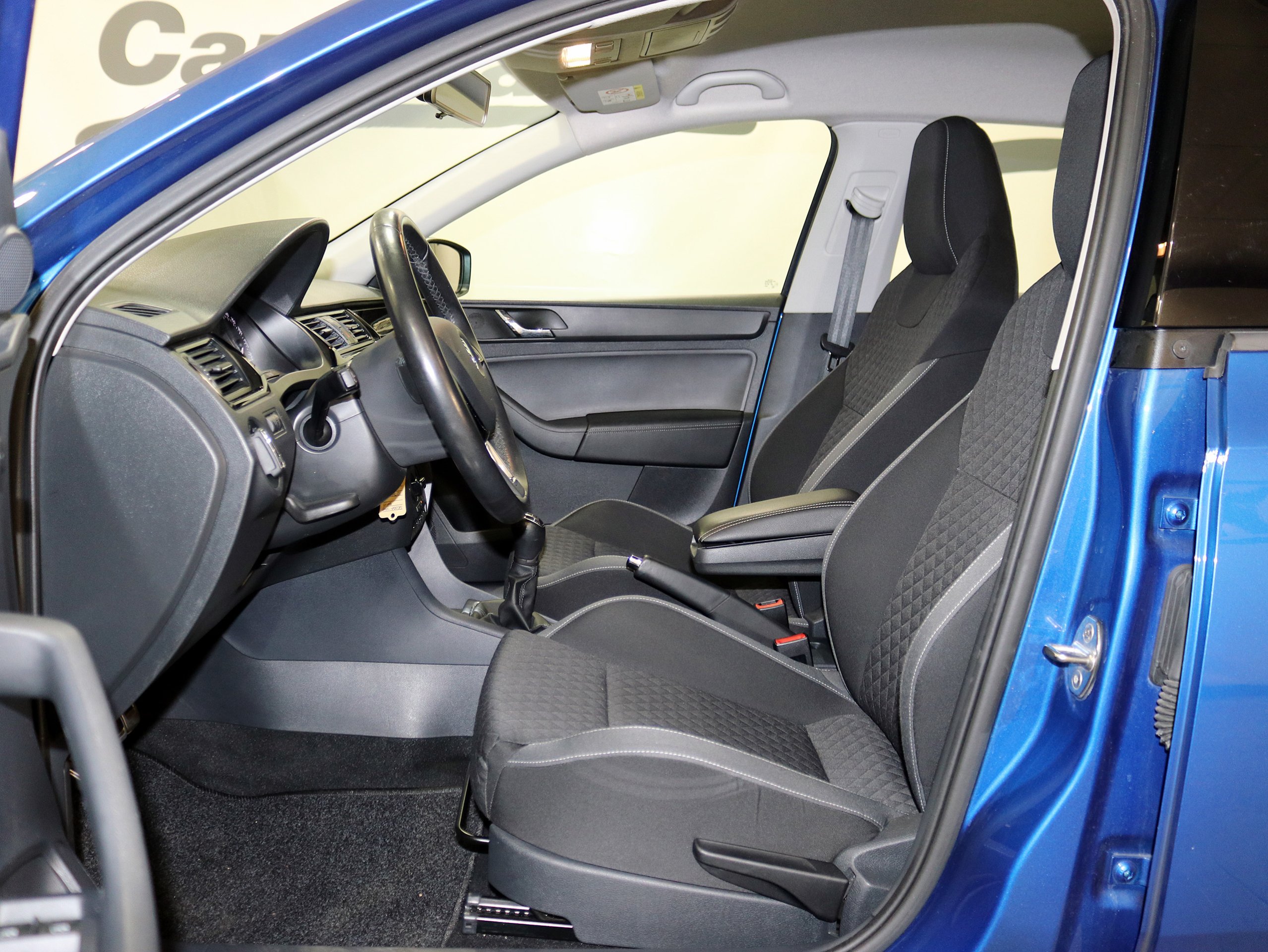Foto Skoda Spaceback 15