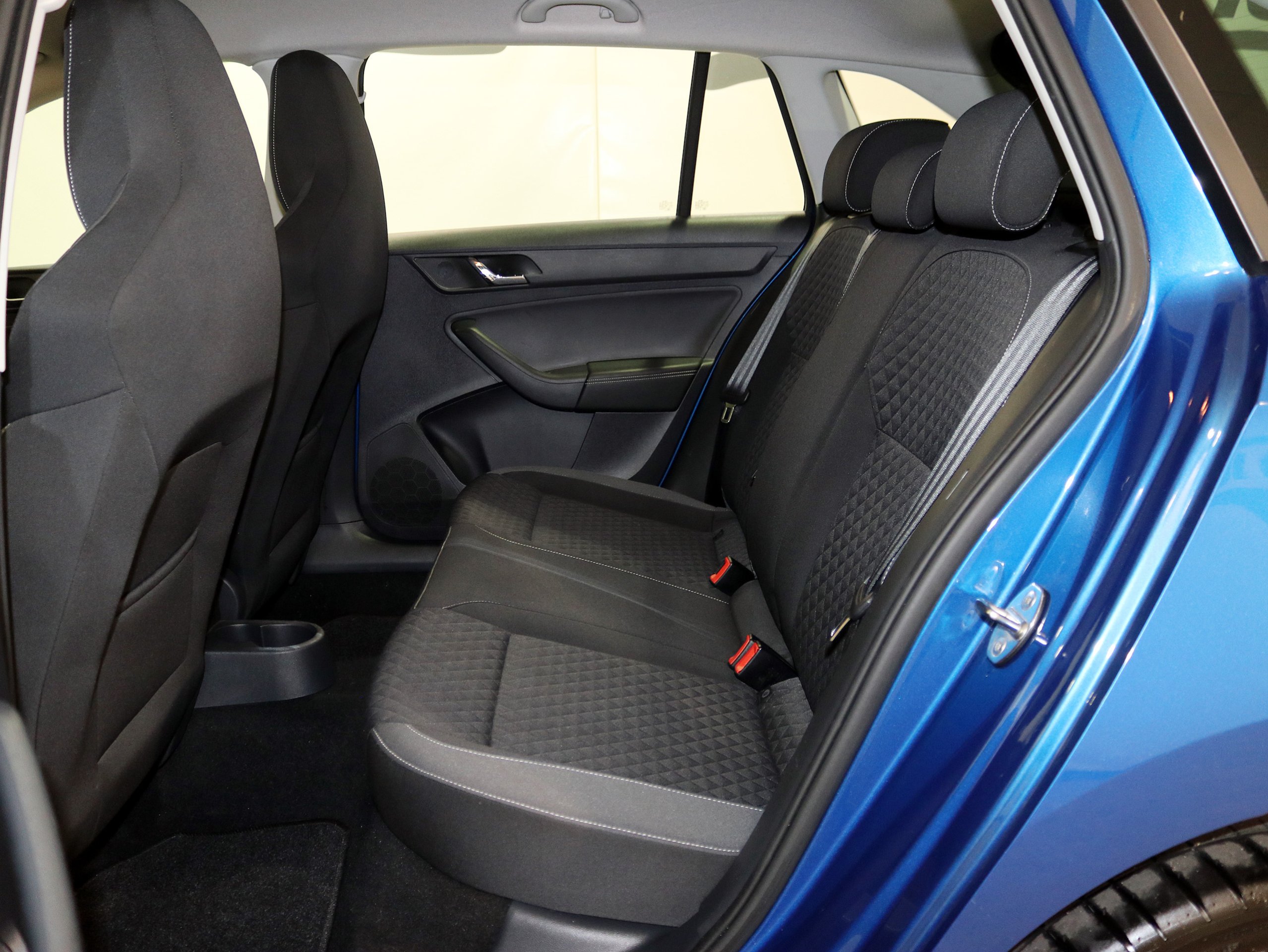 Foto Skoda Spaceback 16